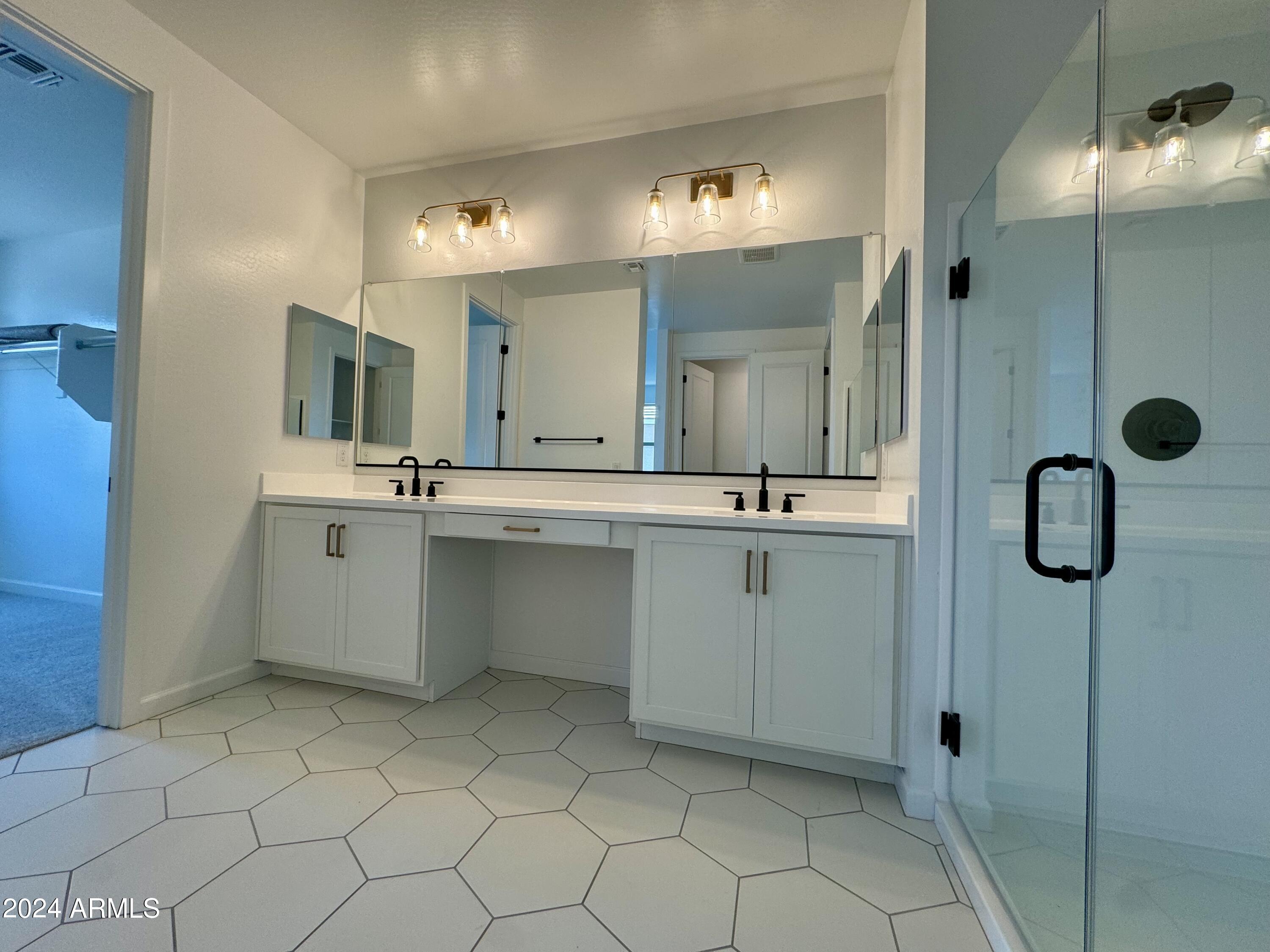 2214 W PASO Trail