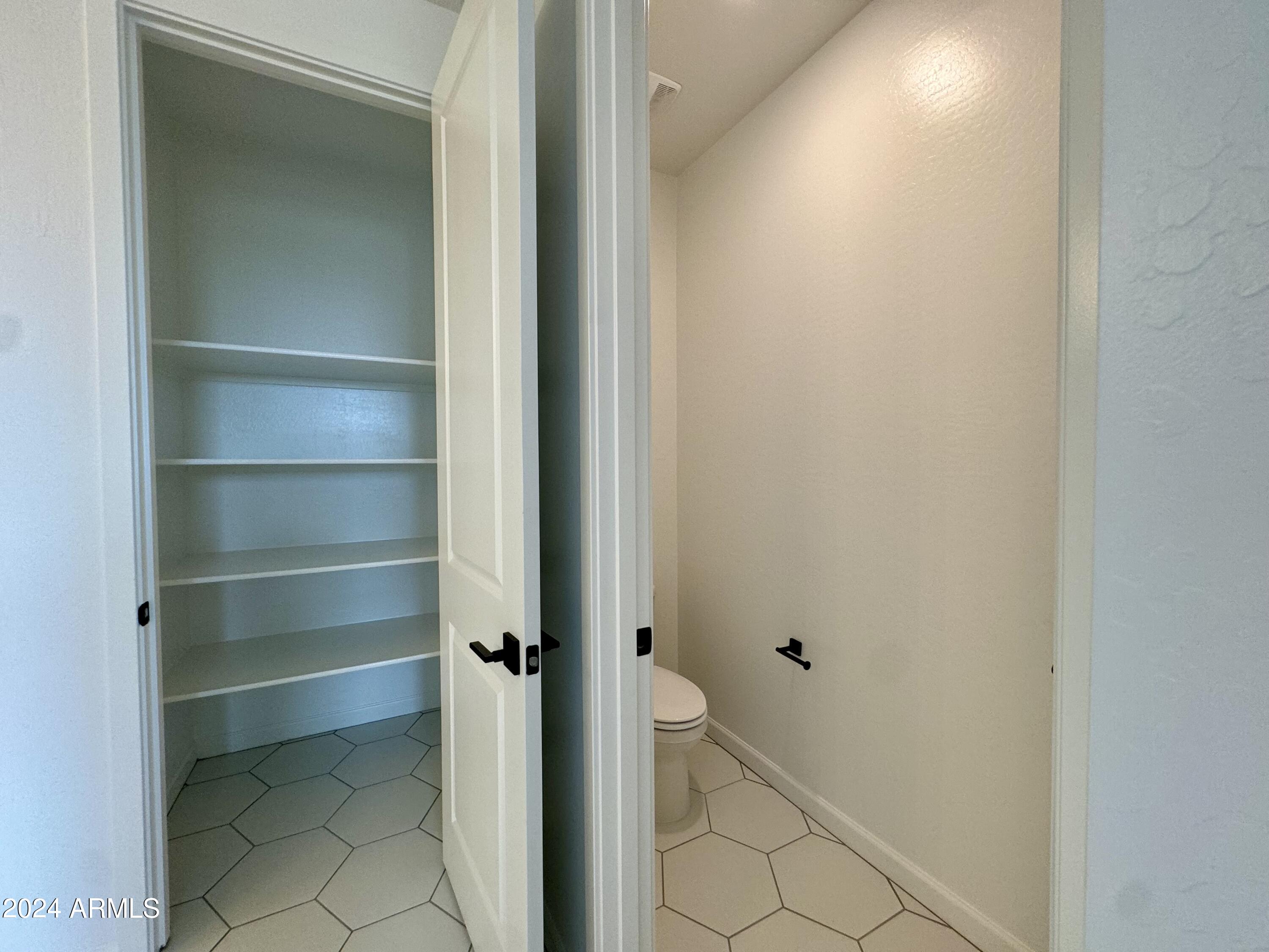 2214 W PASO Trail
