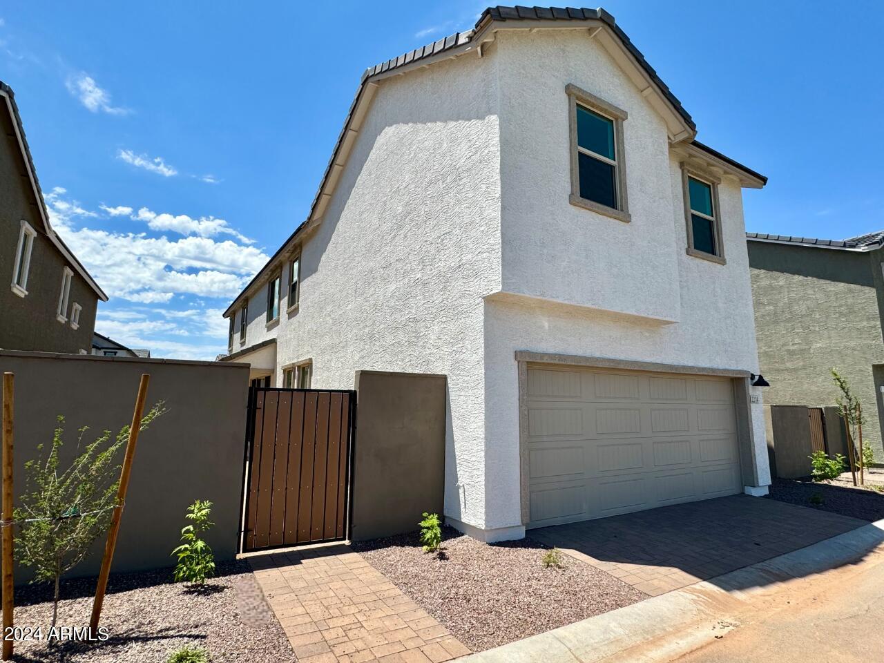 2214 W PASO Trail