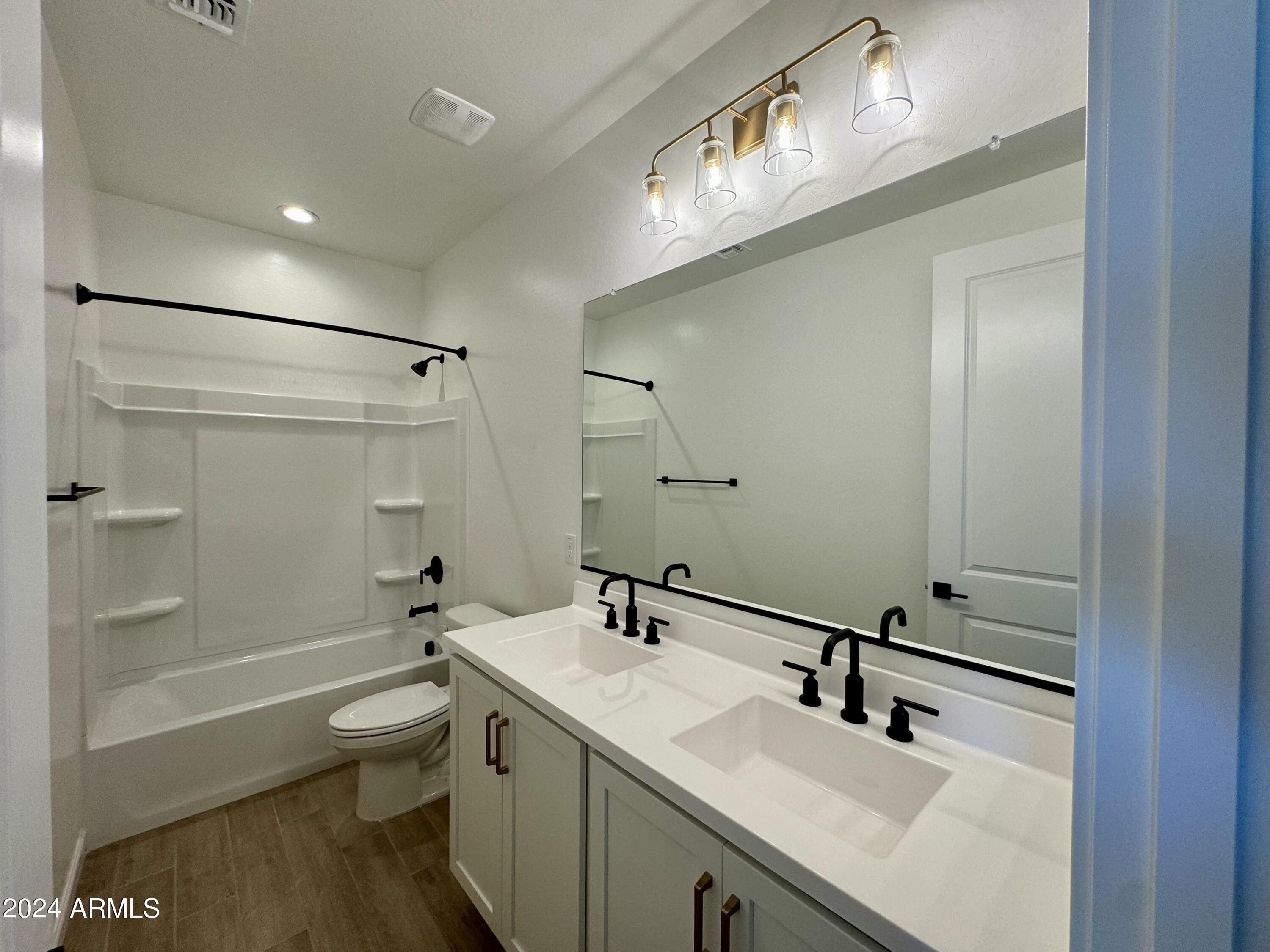 2214 W PASO Trail