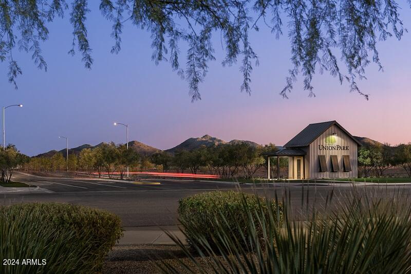 2214 W PASO Trail