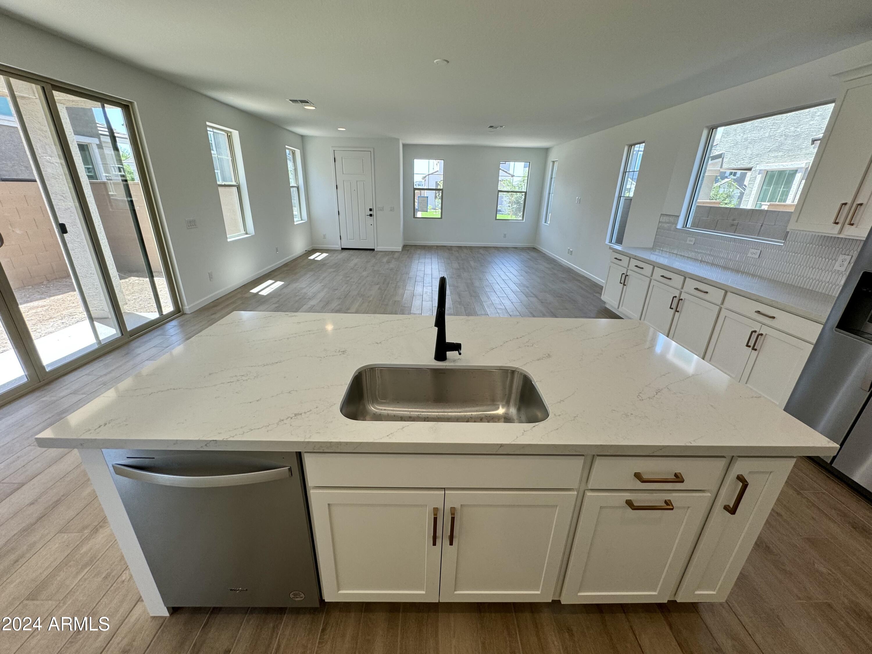 2214 W PASO Trail