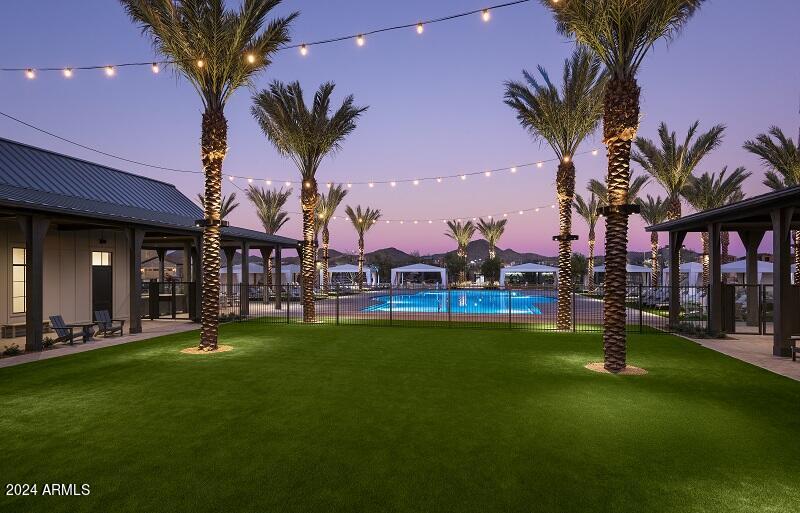 2214 W PASO Trail
