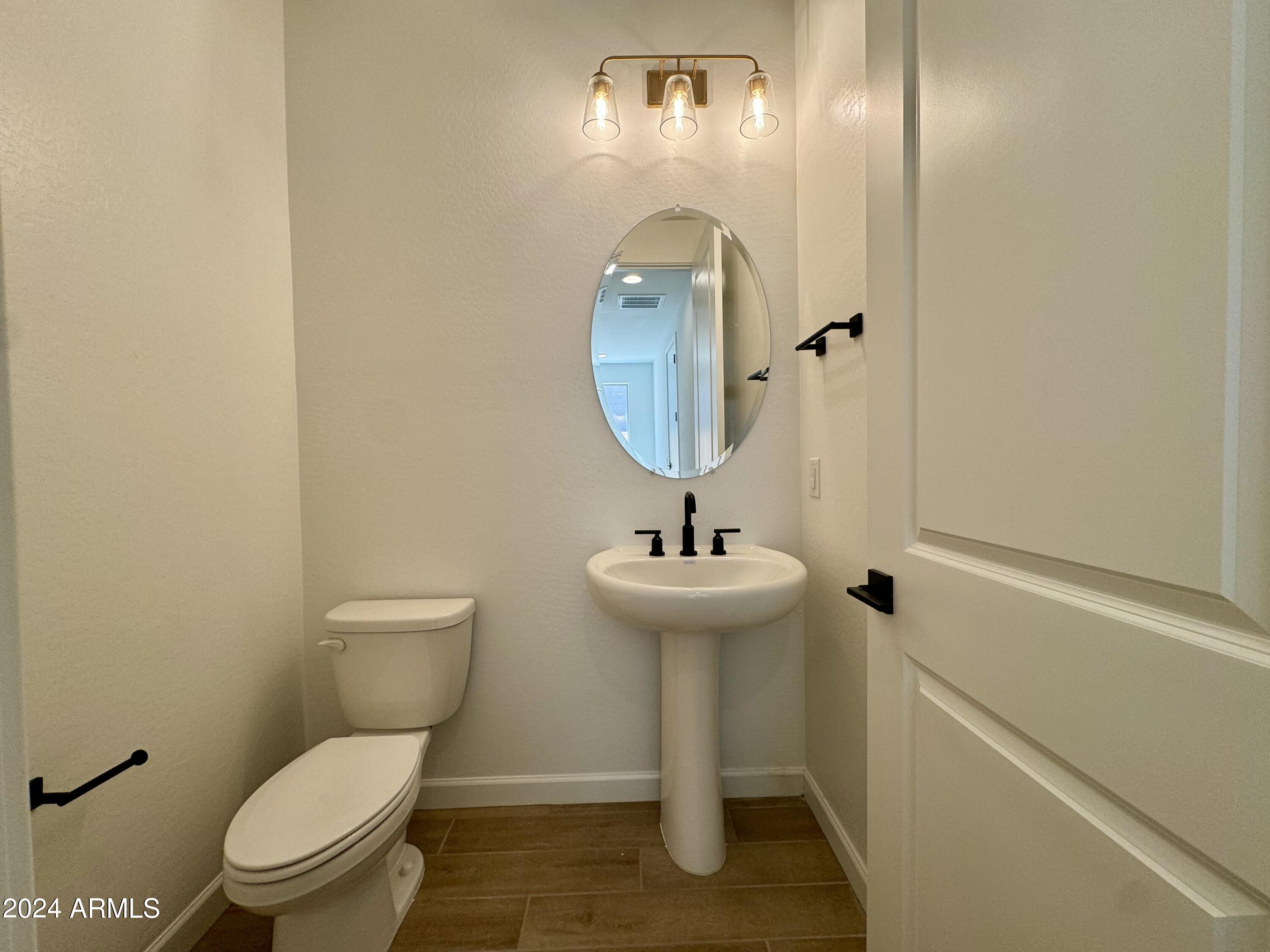 2214 W PASO Trail