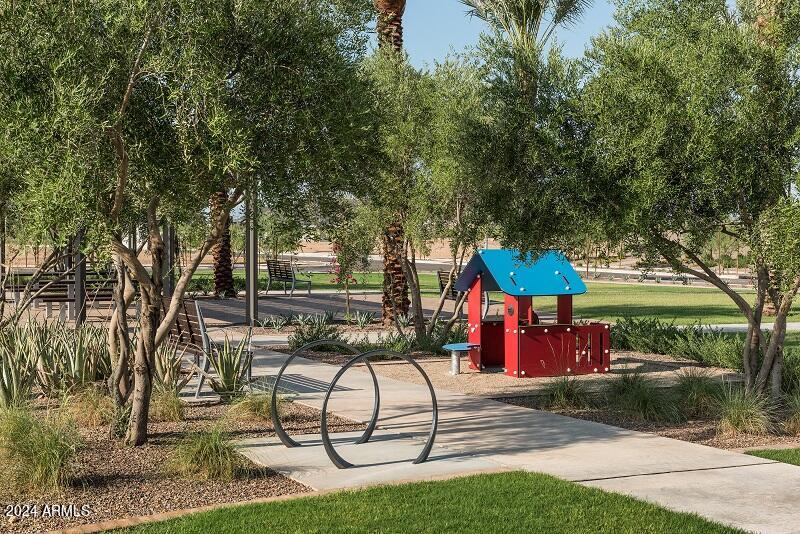 2214 W PASO Trail