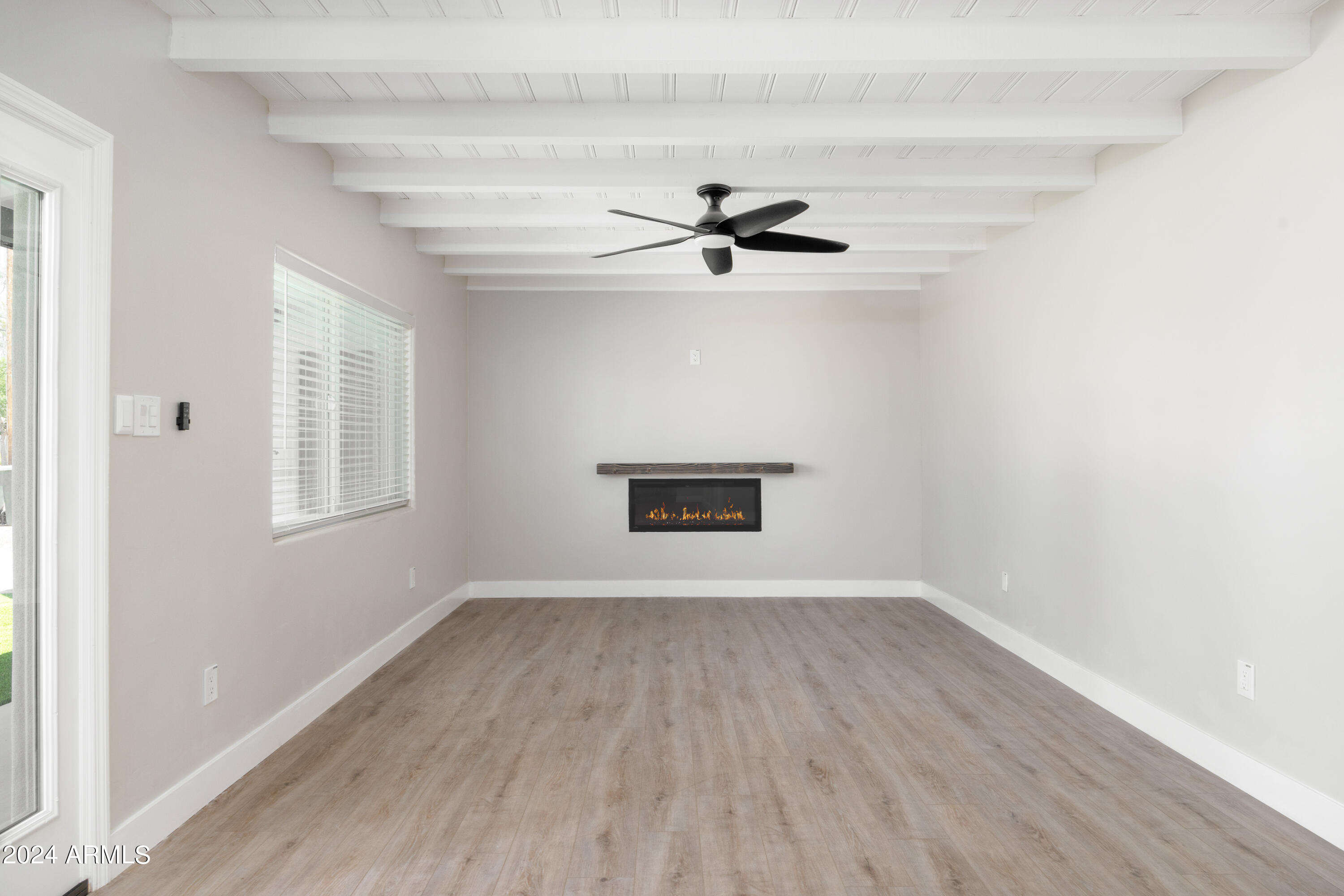 1627 W COLTER Street