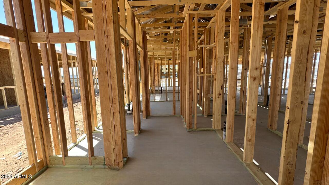 4158 E BRADFORD Avenue