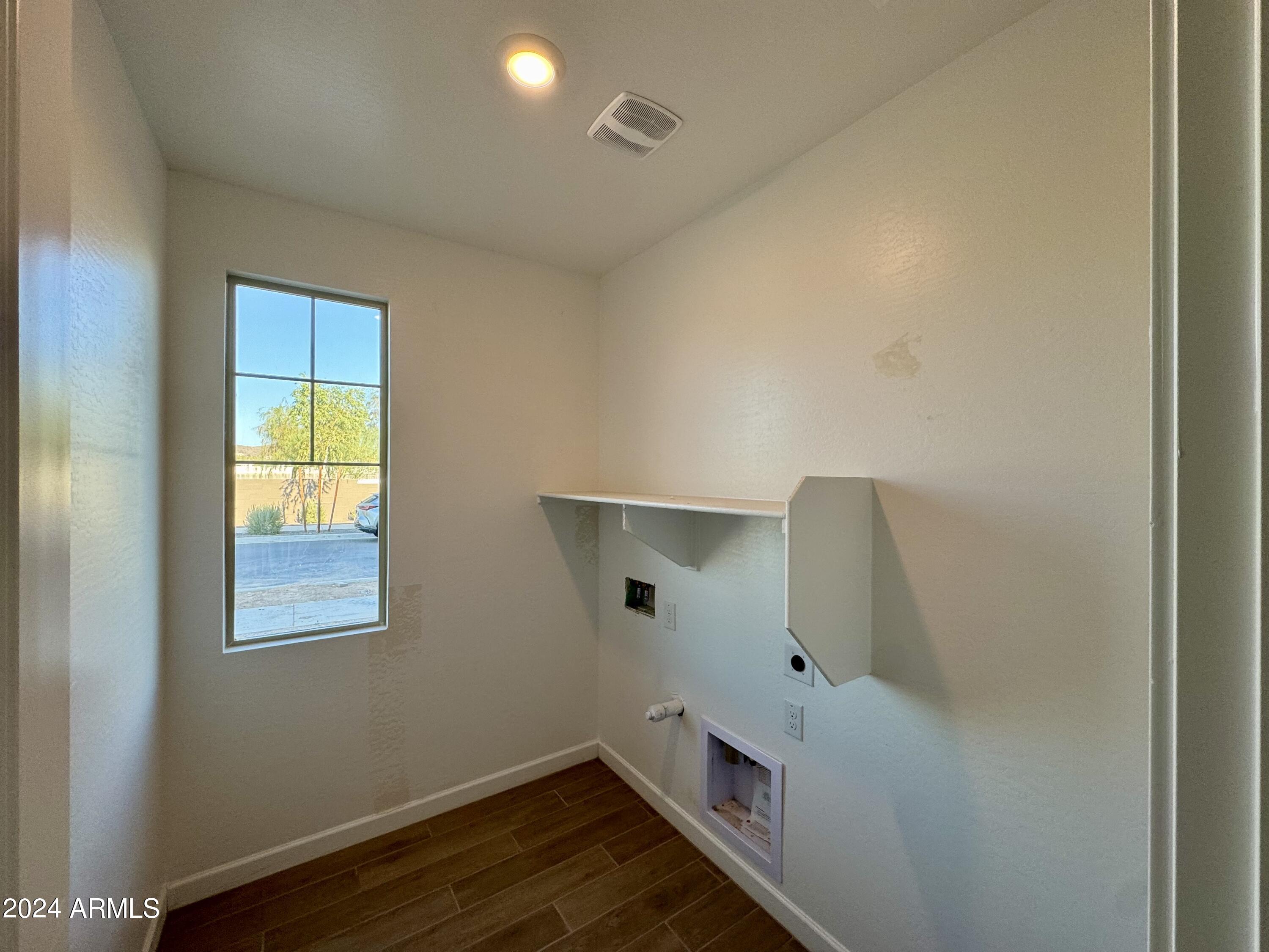 1904 W CHISUM Trail