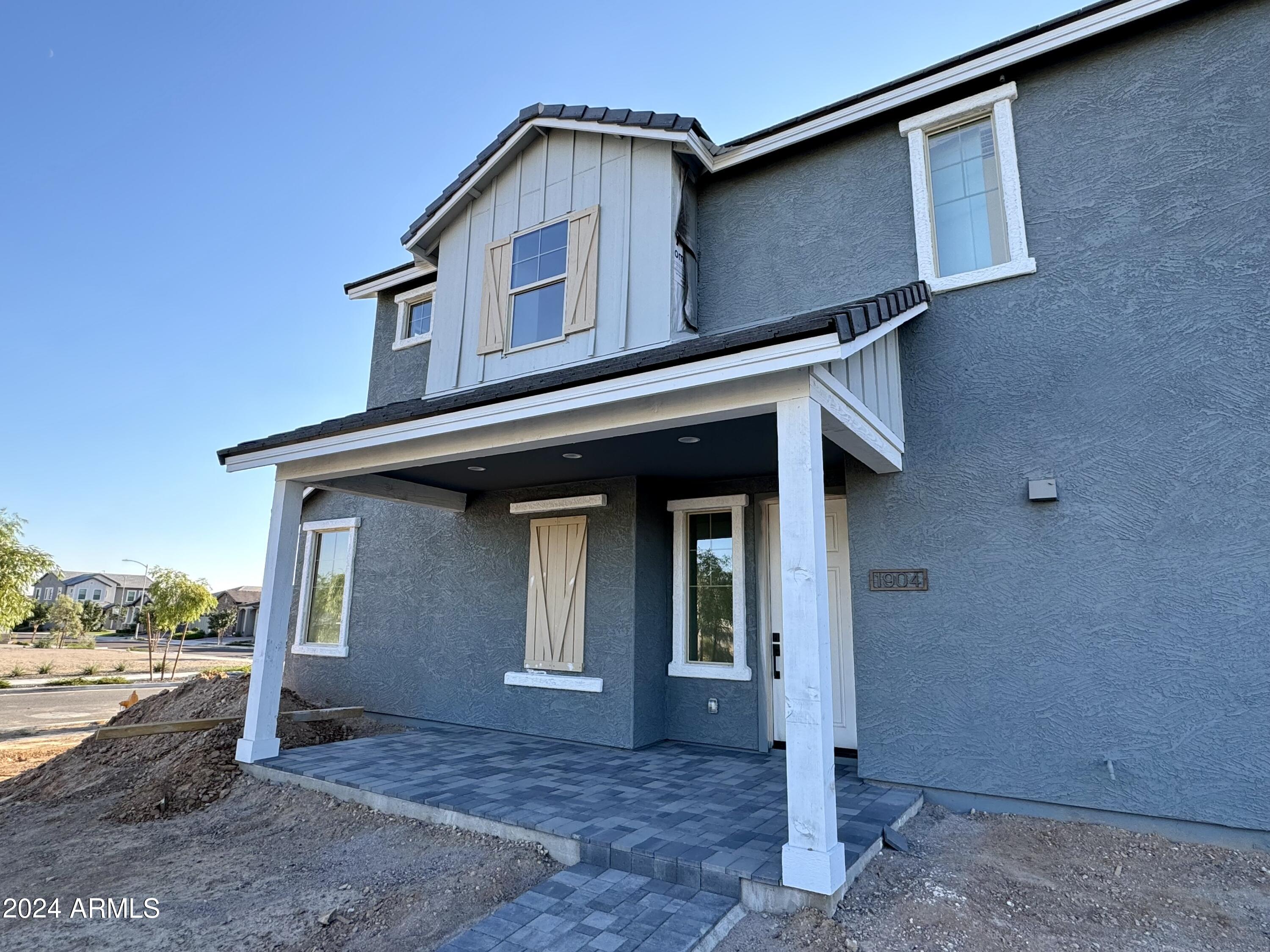 1904 W CHISUM Trail
