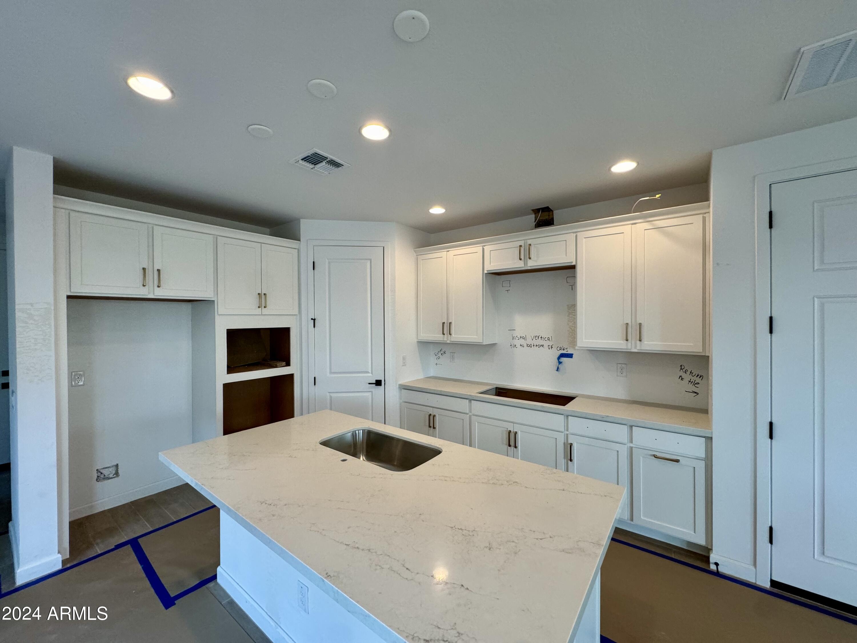 1904 W CHISUM Trail