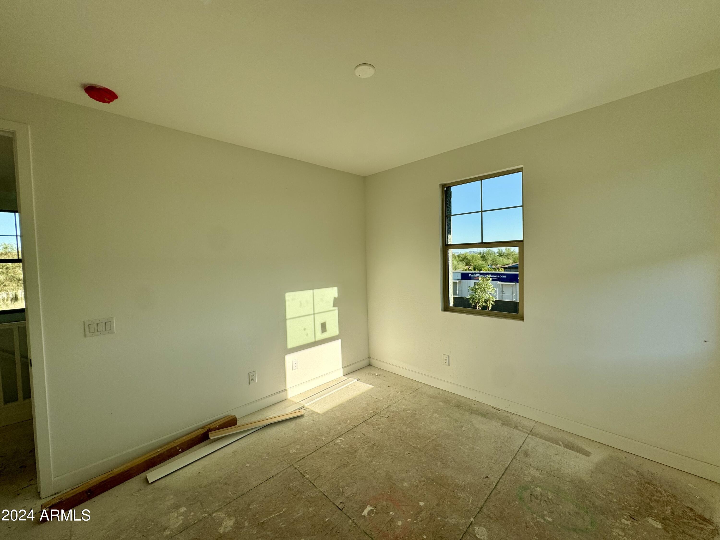 1904 W CHISUM Trail