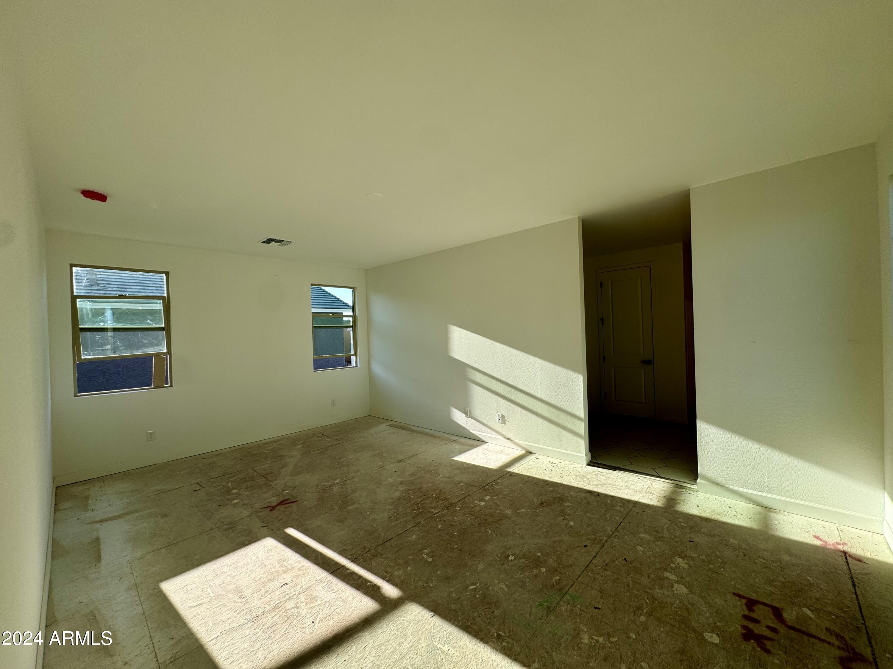 1904 W CHISUM Trail