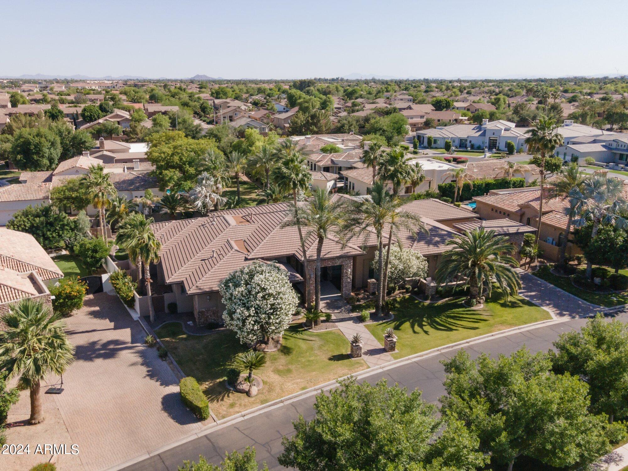 103 W MACAW Drive