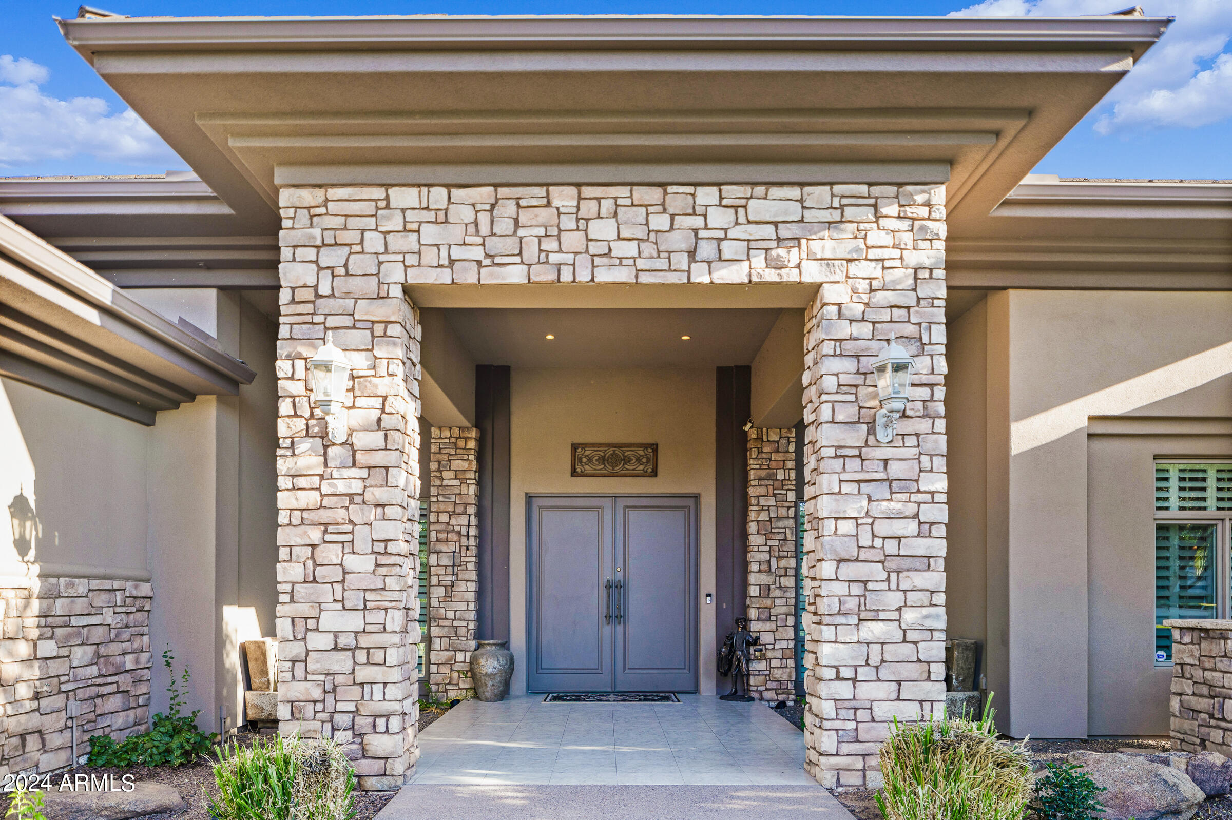 103 W MACAW Drive