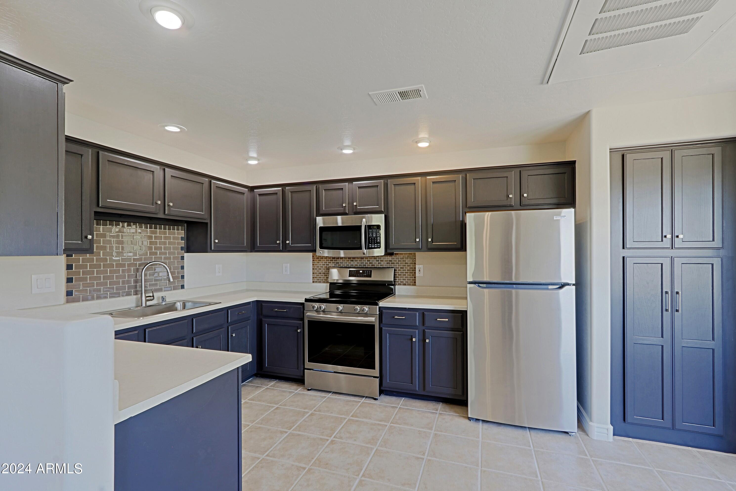 16801 N 94TH Street # 2040