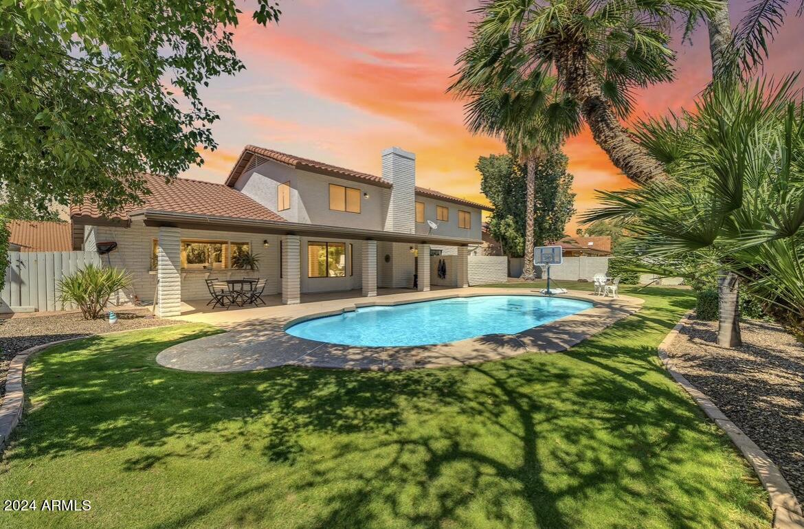 8631 E THOROUGHBRED Trail