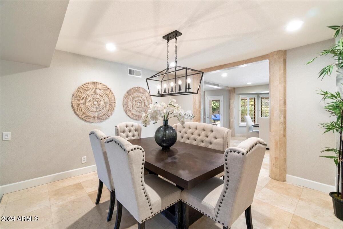 8631 E THOROUGHBRED Trail