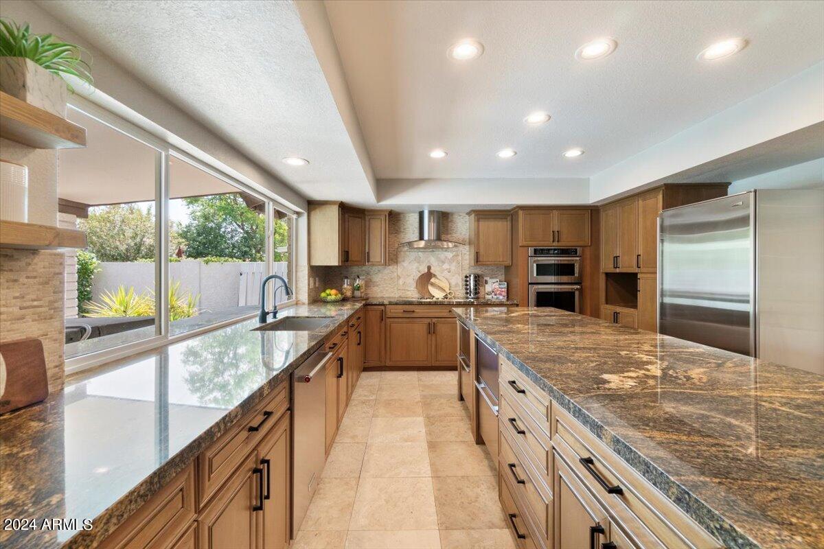 8631 E THOROUGHBRED Trail