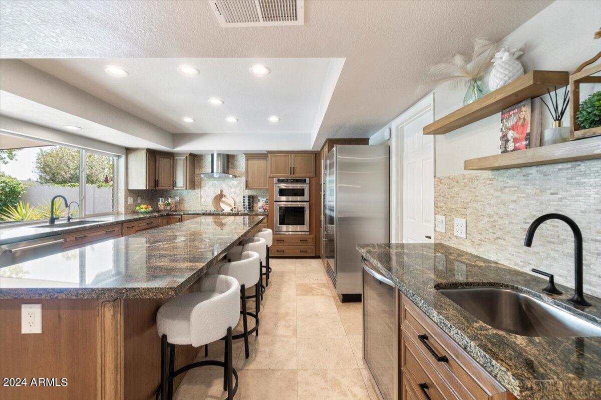 8631 E THOROUGHBRED Trail