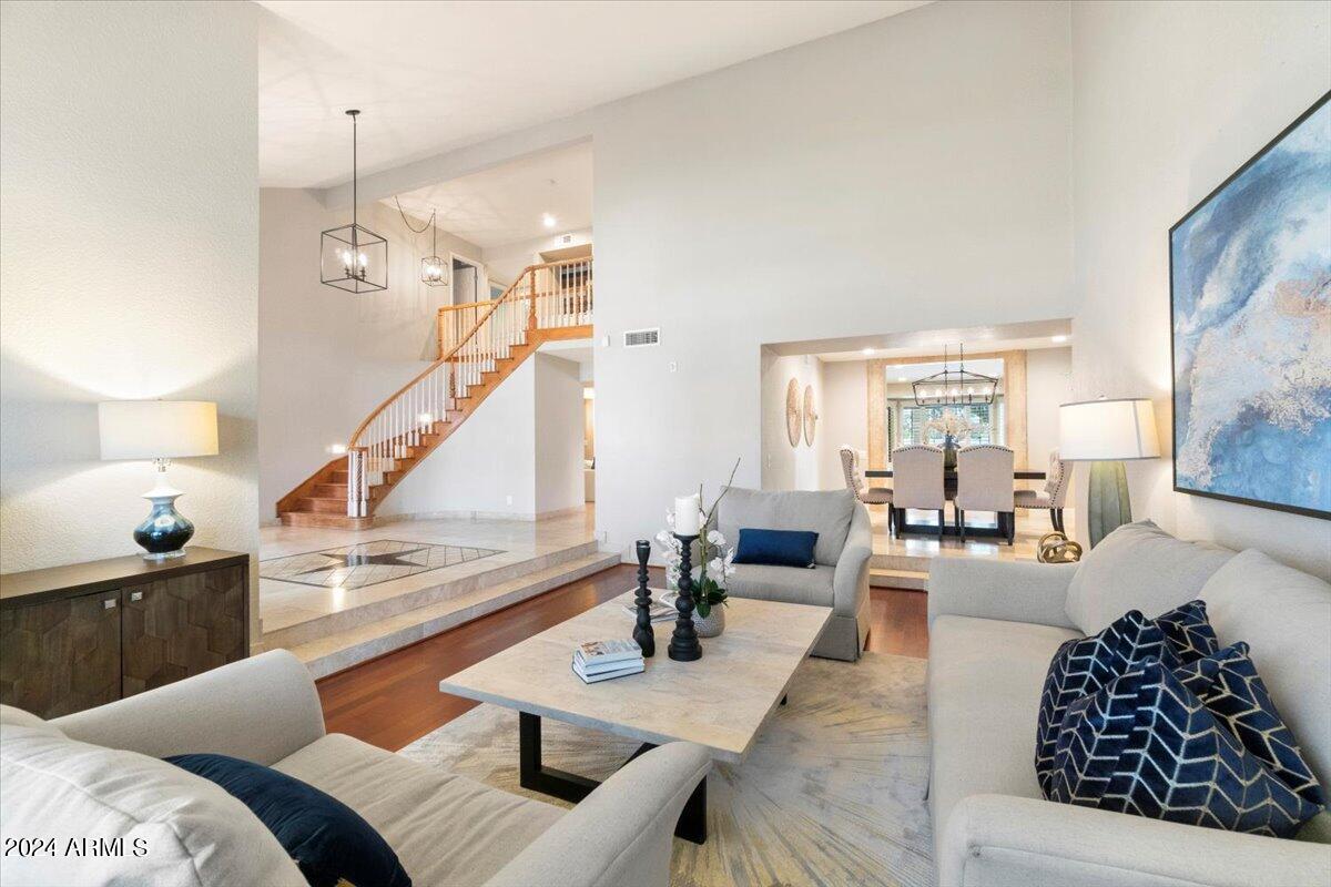 8631 E THOROUGHBRED Trail