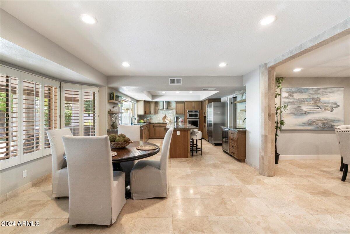 8631 E THOROUGHBRED Trail