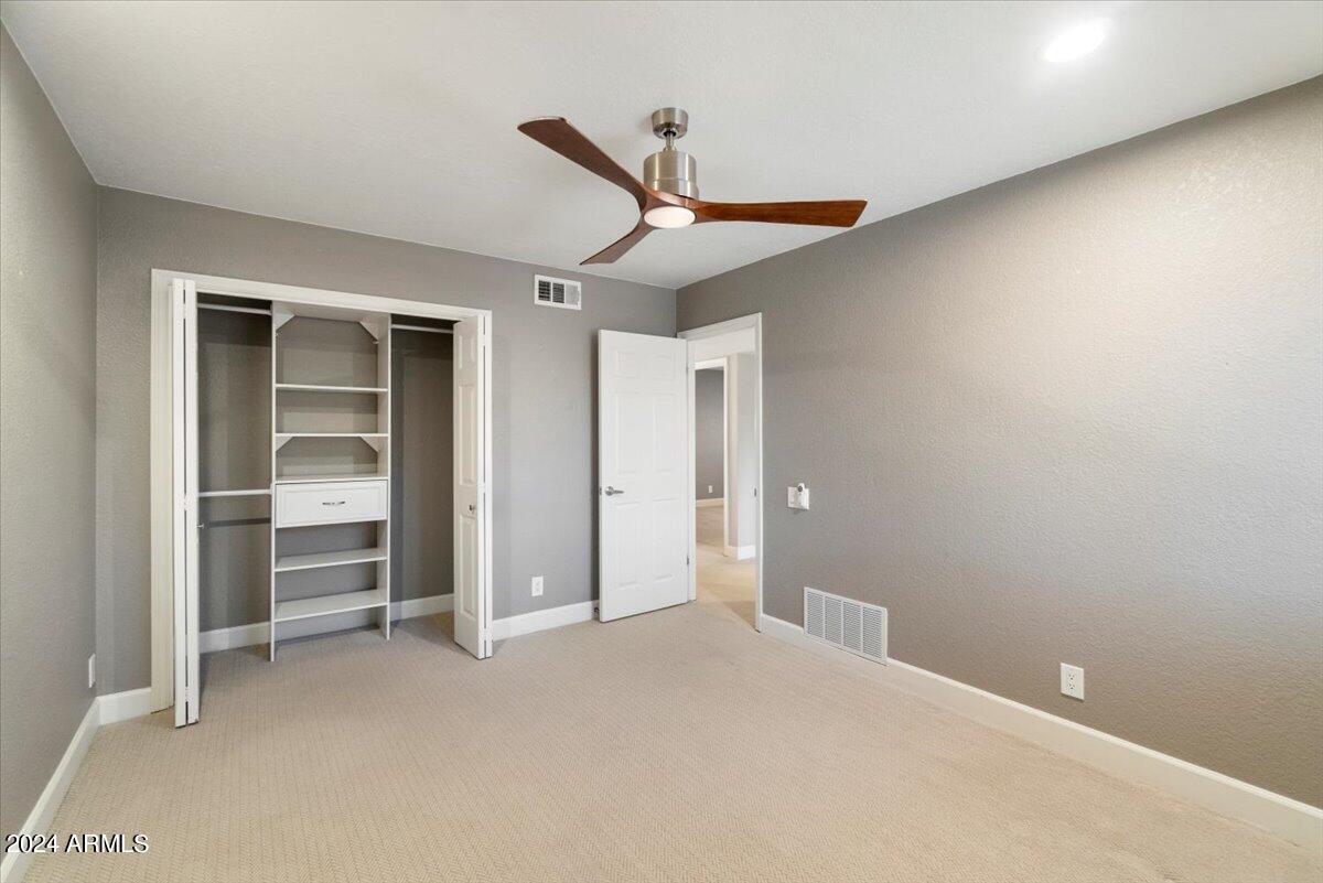 8631 E THOROUGHBRED Trail