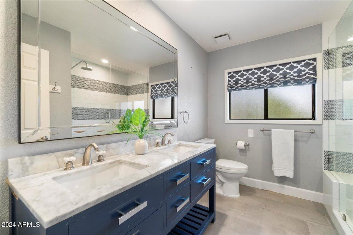 8631 E THOROUGHBRED Trail