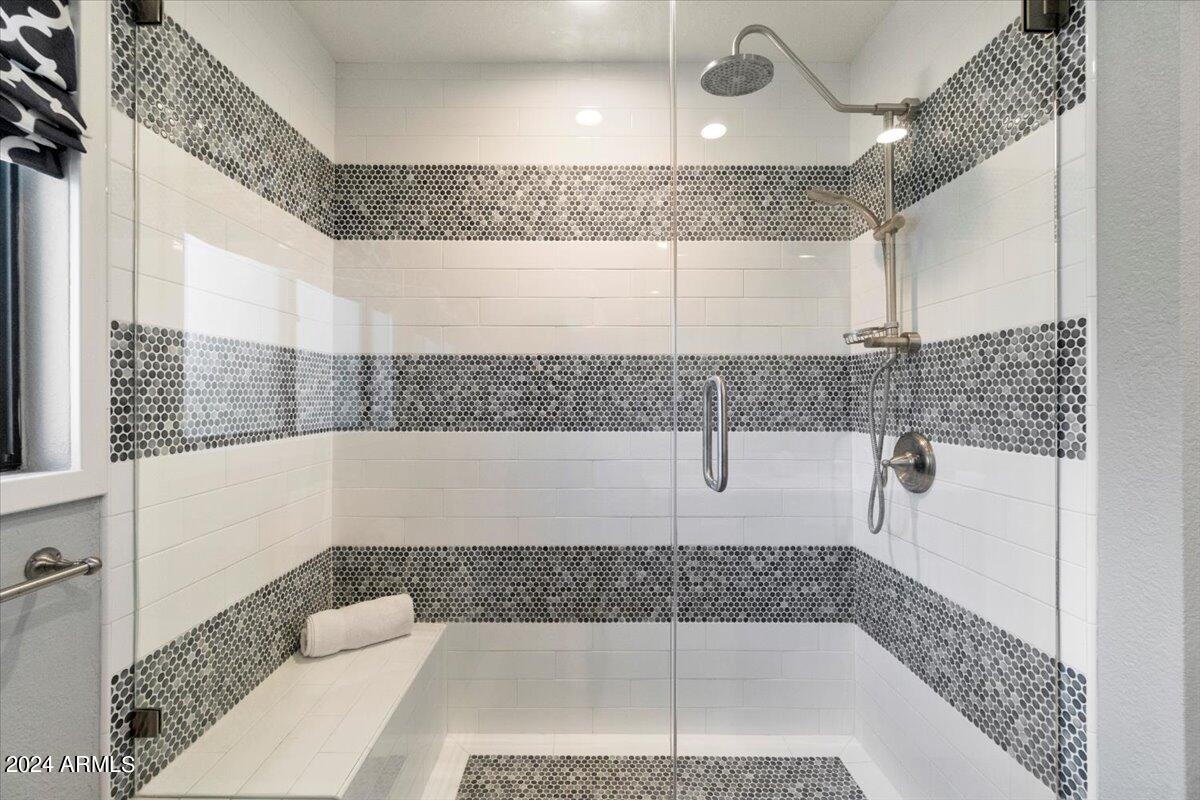 8631 E THOROUGHBRED Trail