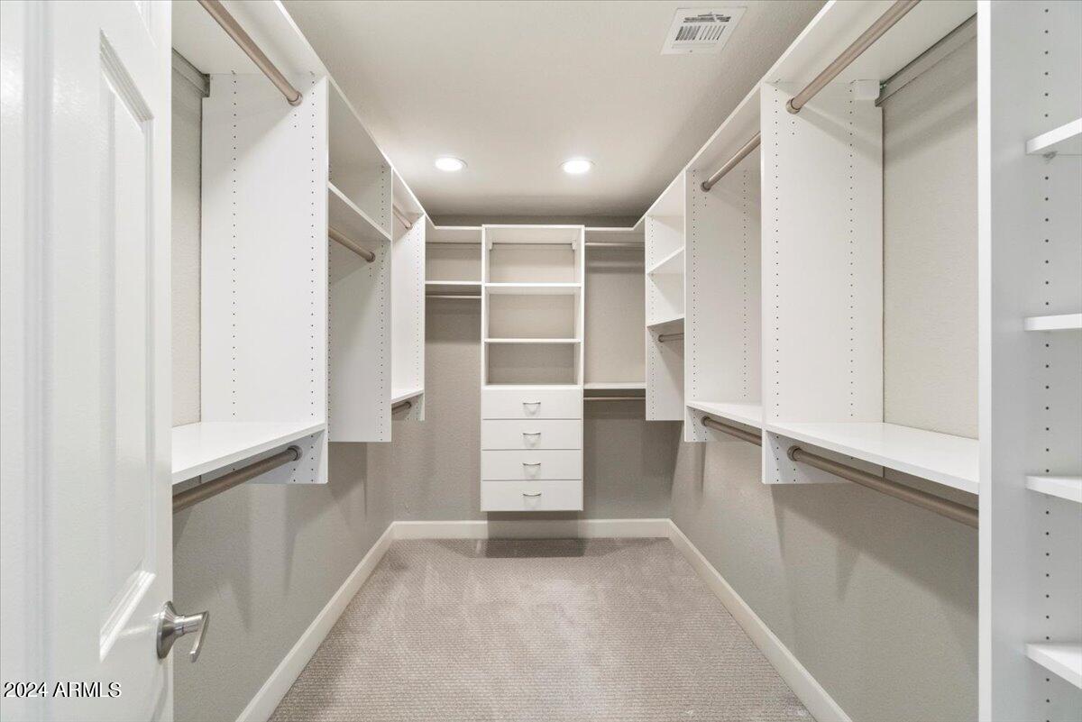 8631 E THOROUGHBRED Trail