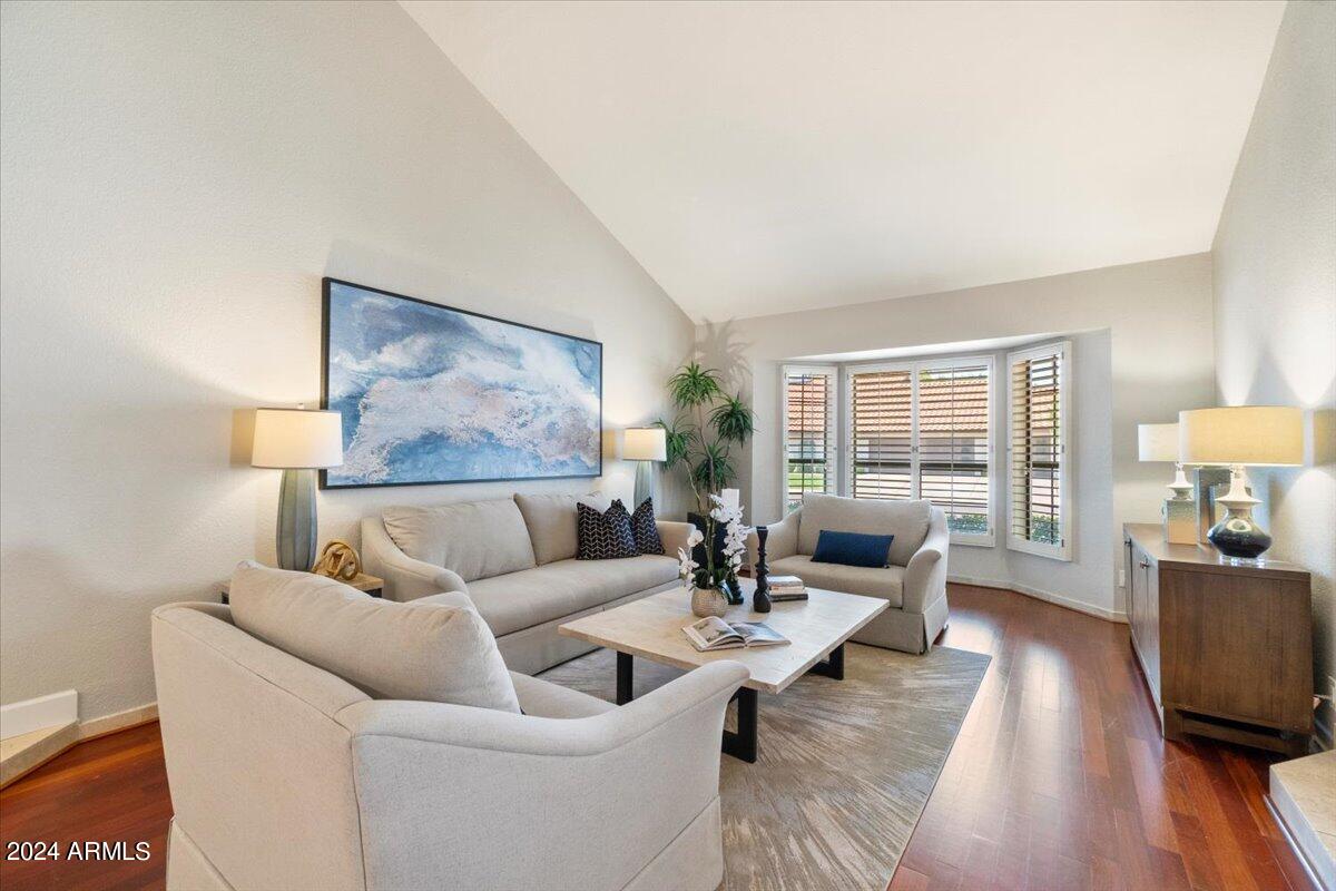 8631 E THOROUGHBRED Trail