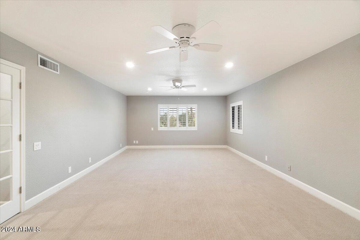 8631 E THOROUGHBRED Trail
