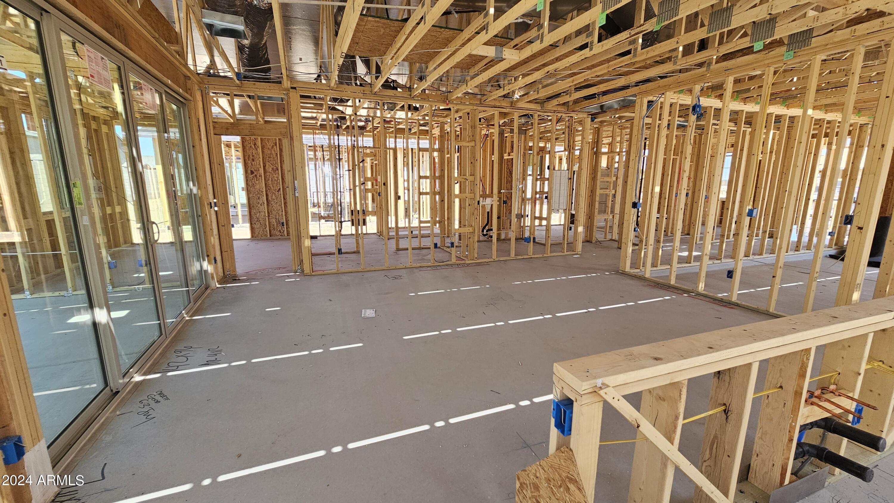 2042 E LARIAT Avenue