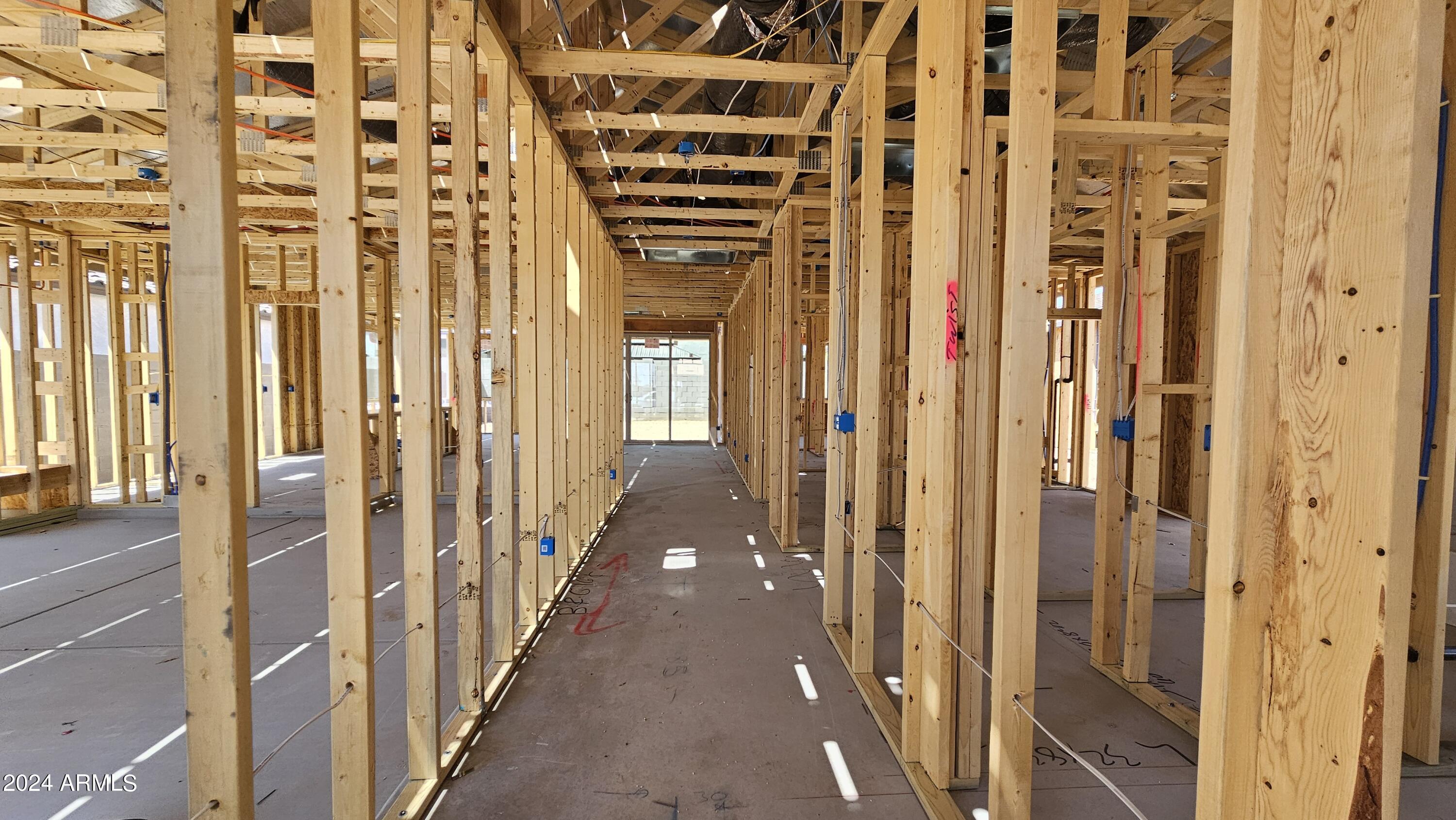 2042 E LARIAT Avenue