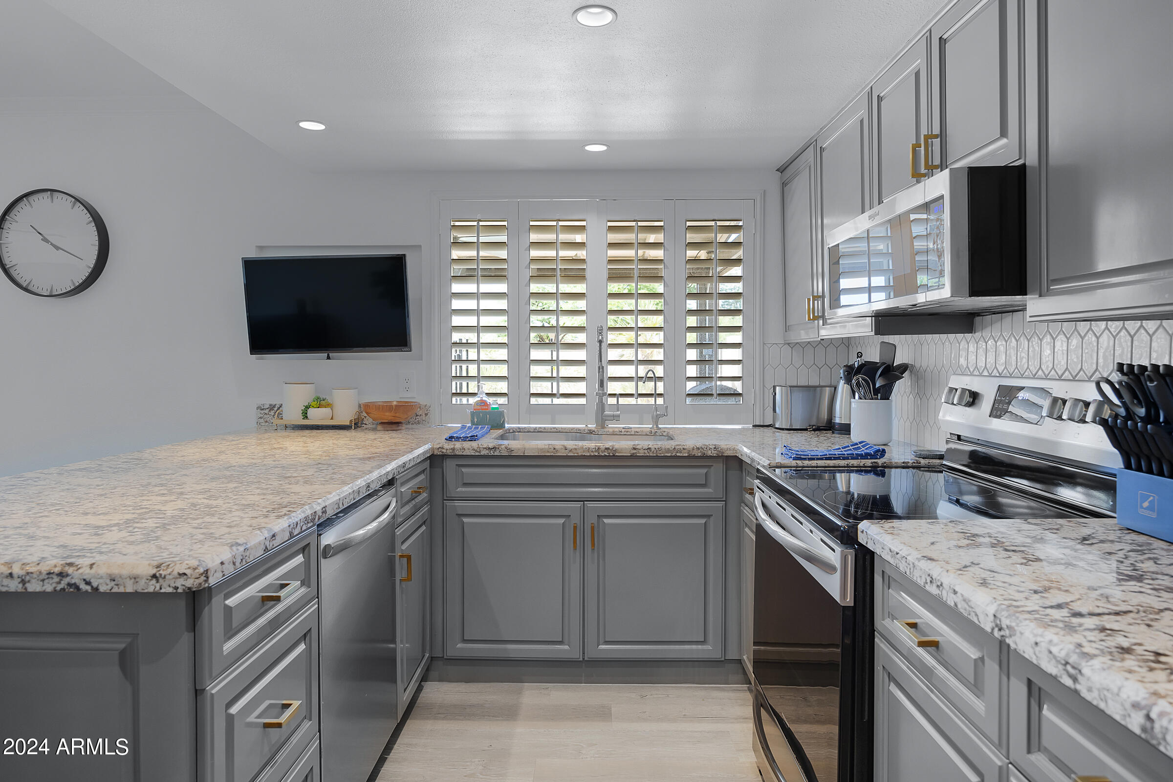 9273 E LUPINE Avenue