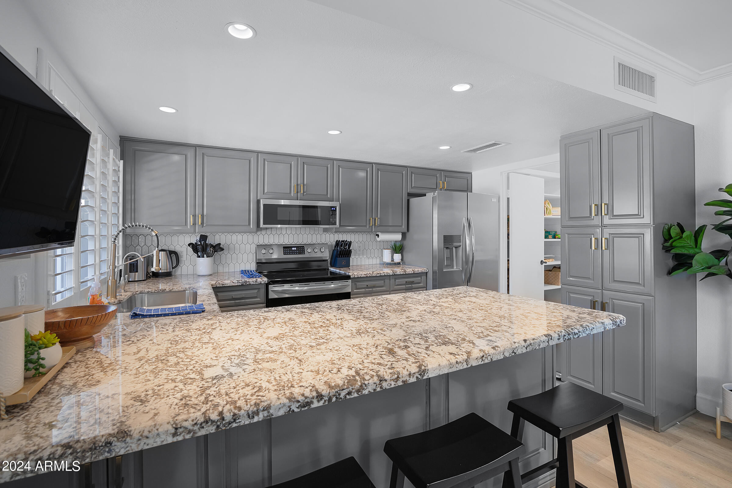 9273 E LUPINE Avenue