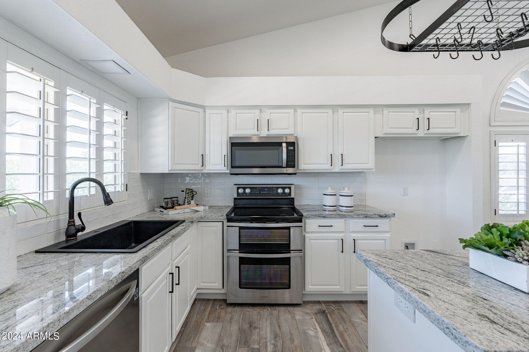 7102 W WINDROSE Drive