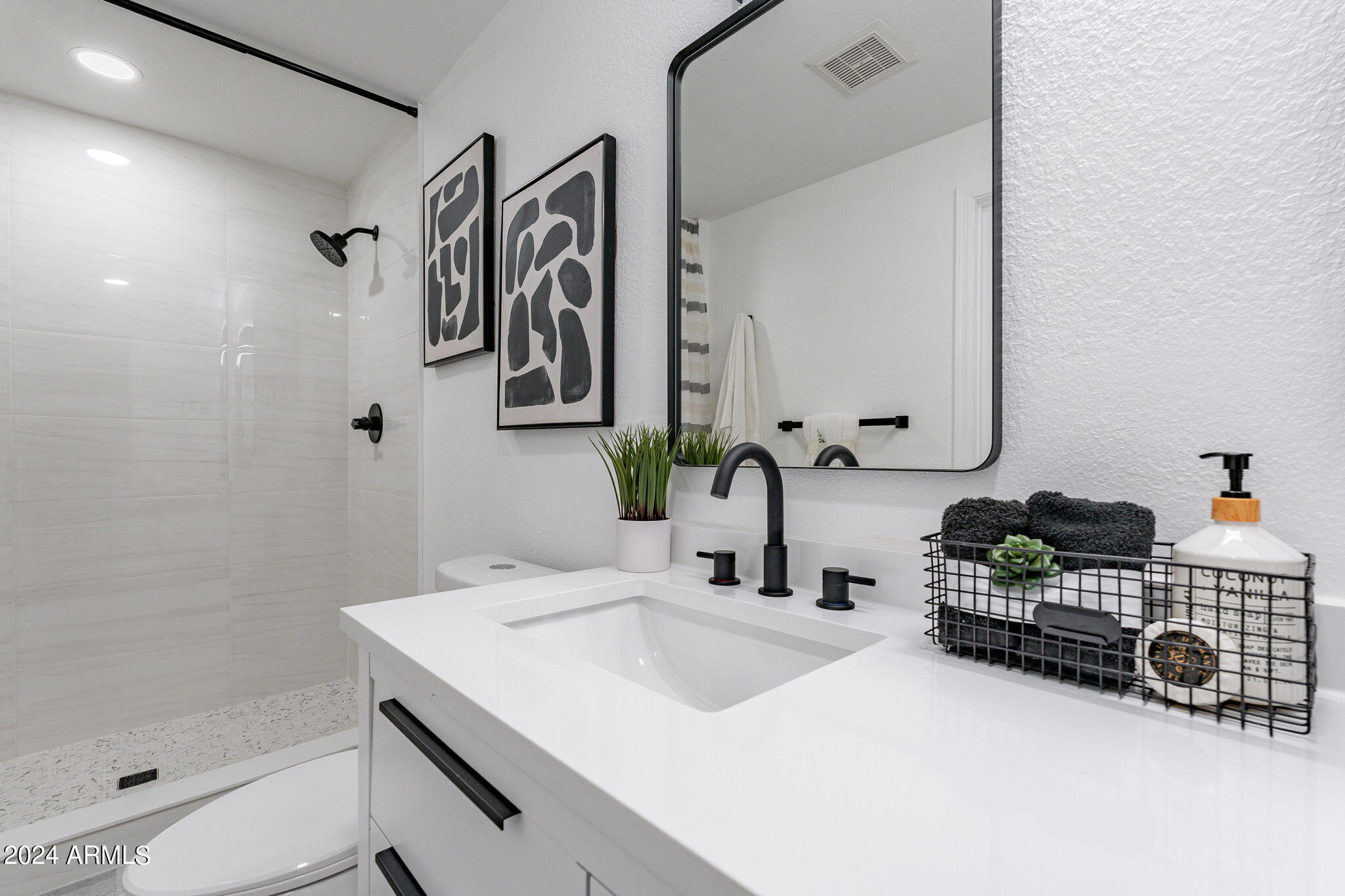 7102 W WINDROSE Drive