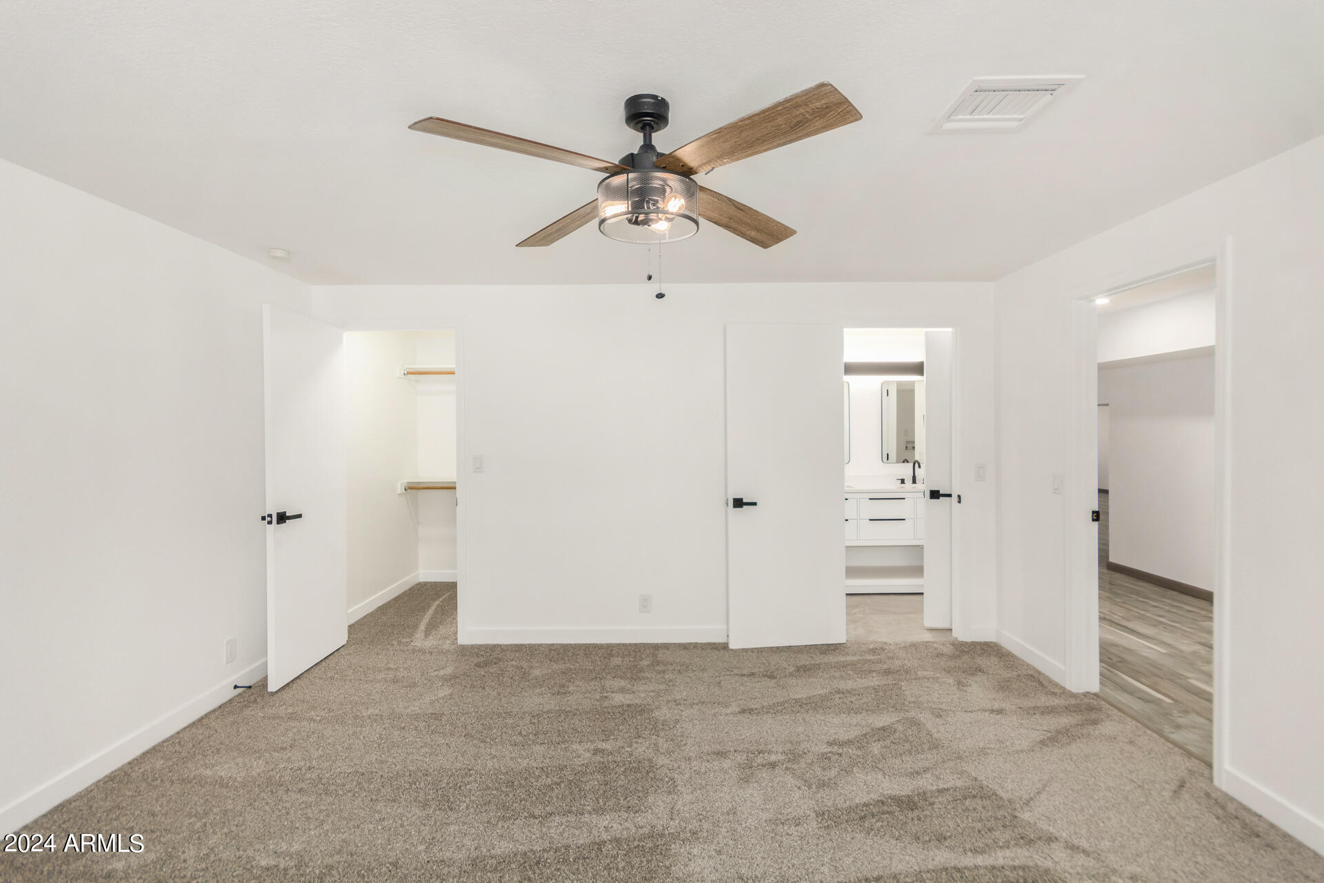 7102 W WINDROSE Drive