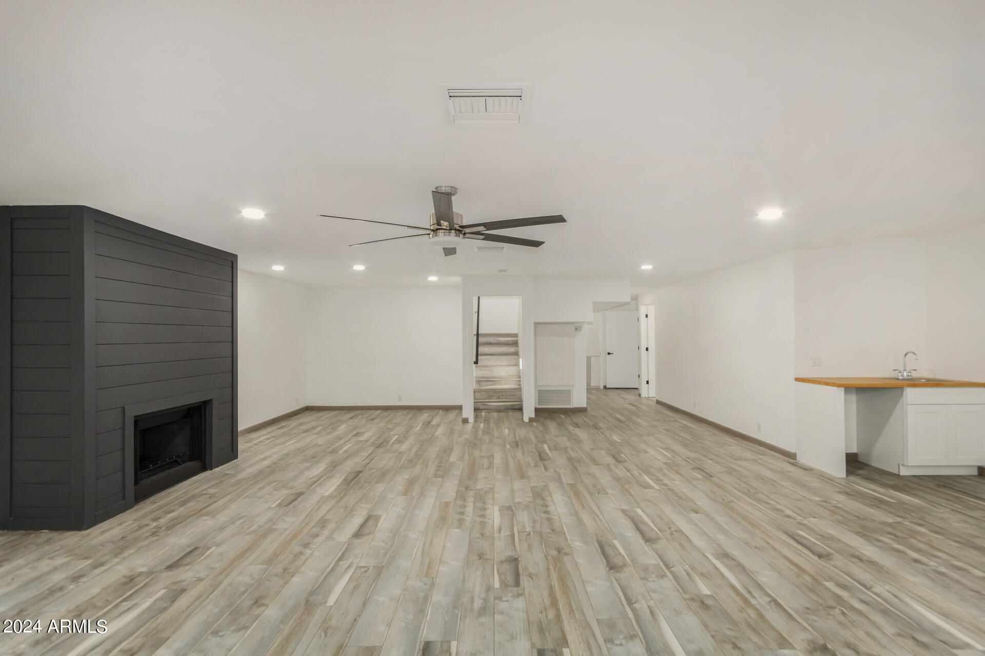 7102 W WINDROSE Drive