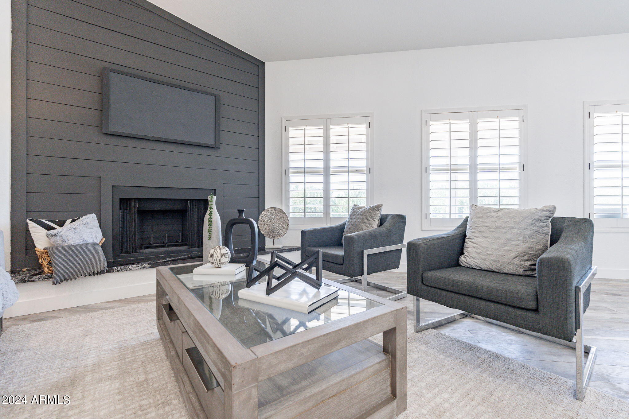 7102 W WINDROSE Drive