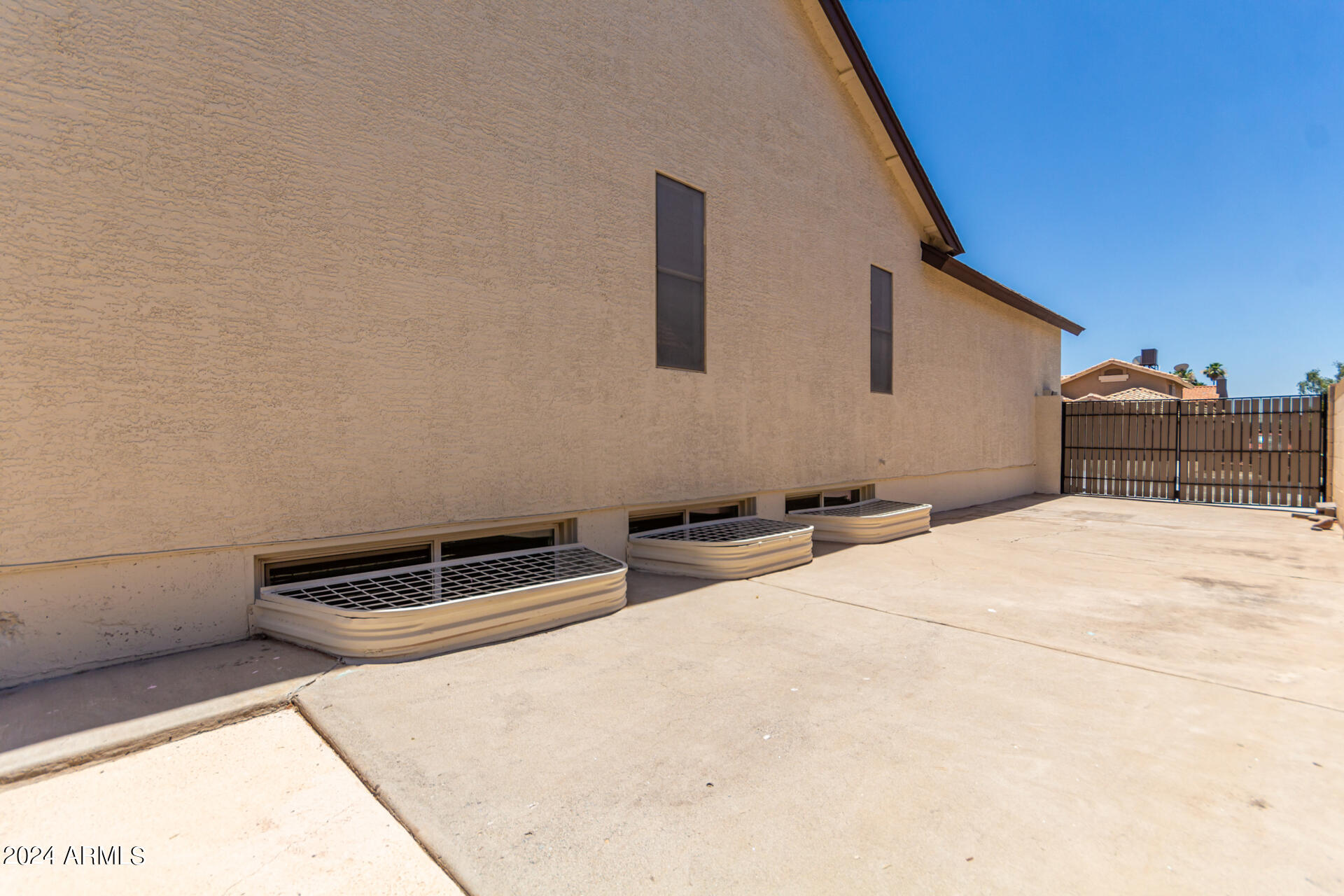 7102 W WINDROSE Drive