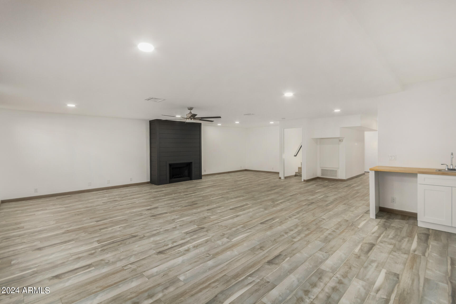 7102 W WINDROSE Drive