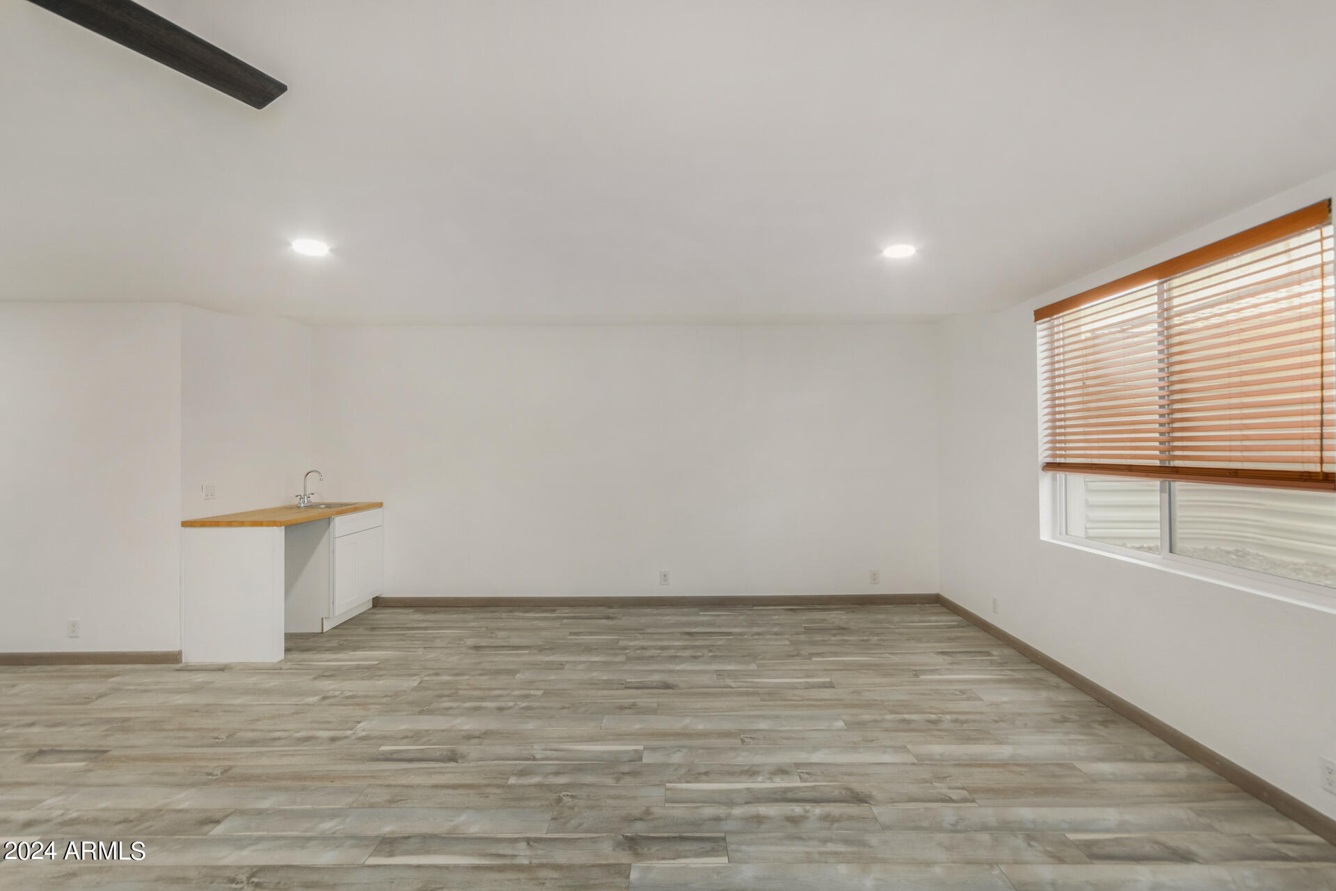 7102 W WINDROSE Drive