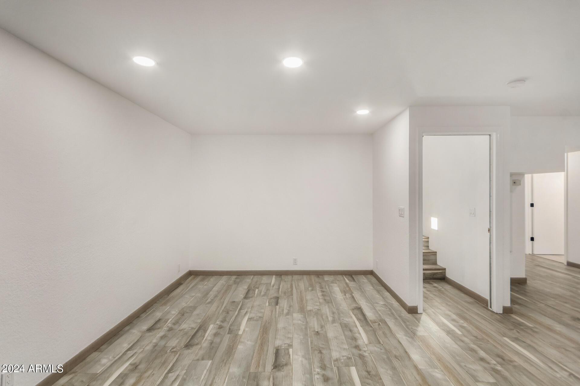 7102 W WINDROSE Drive