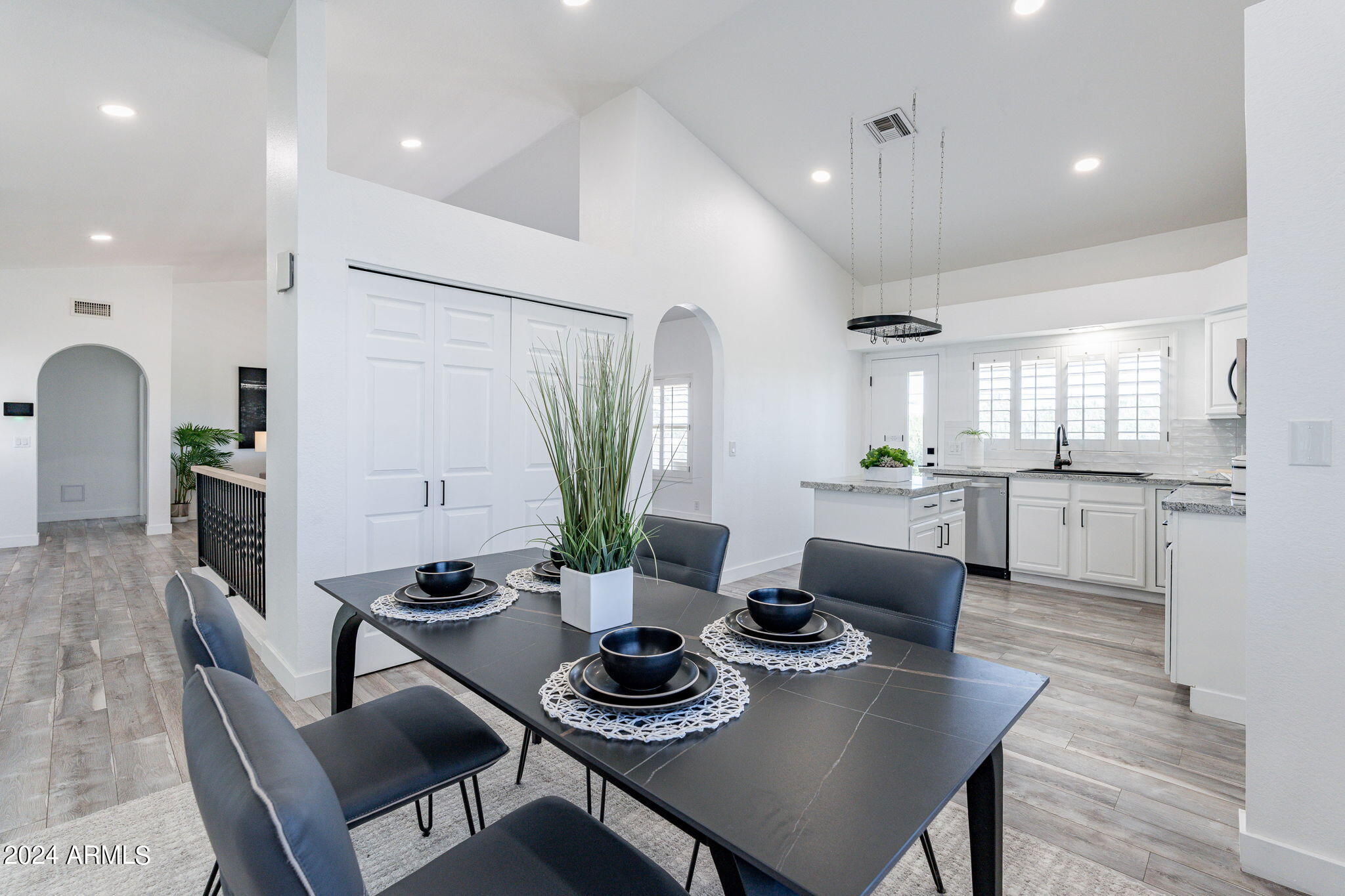 7102 W WINDROSE Drive