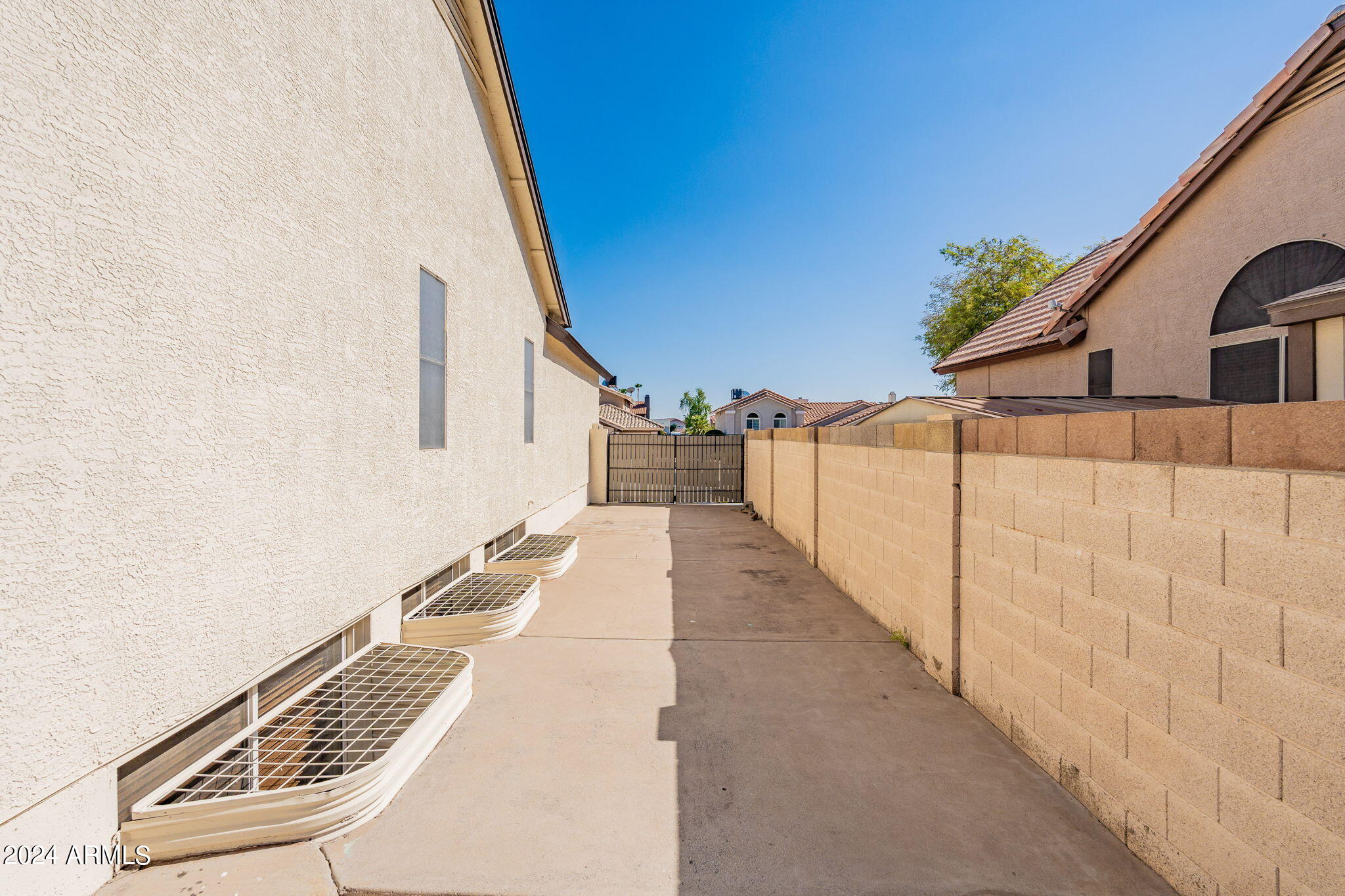 7102 W WINDROSE Drive