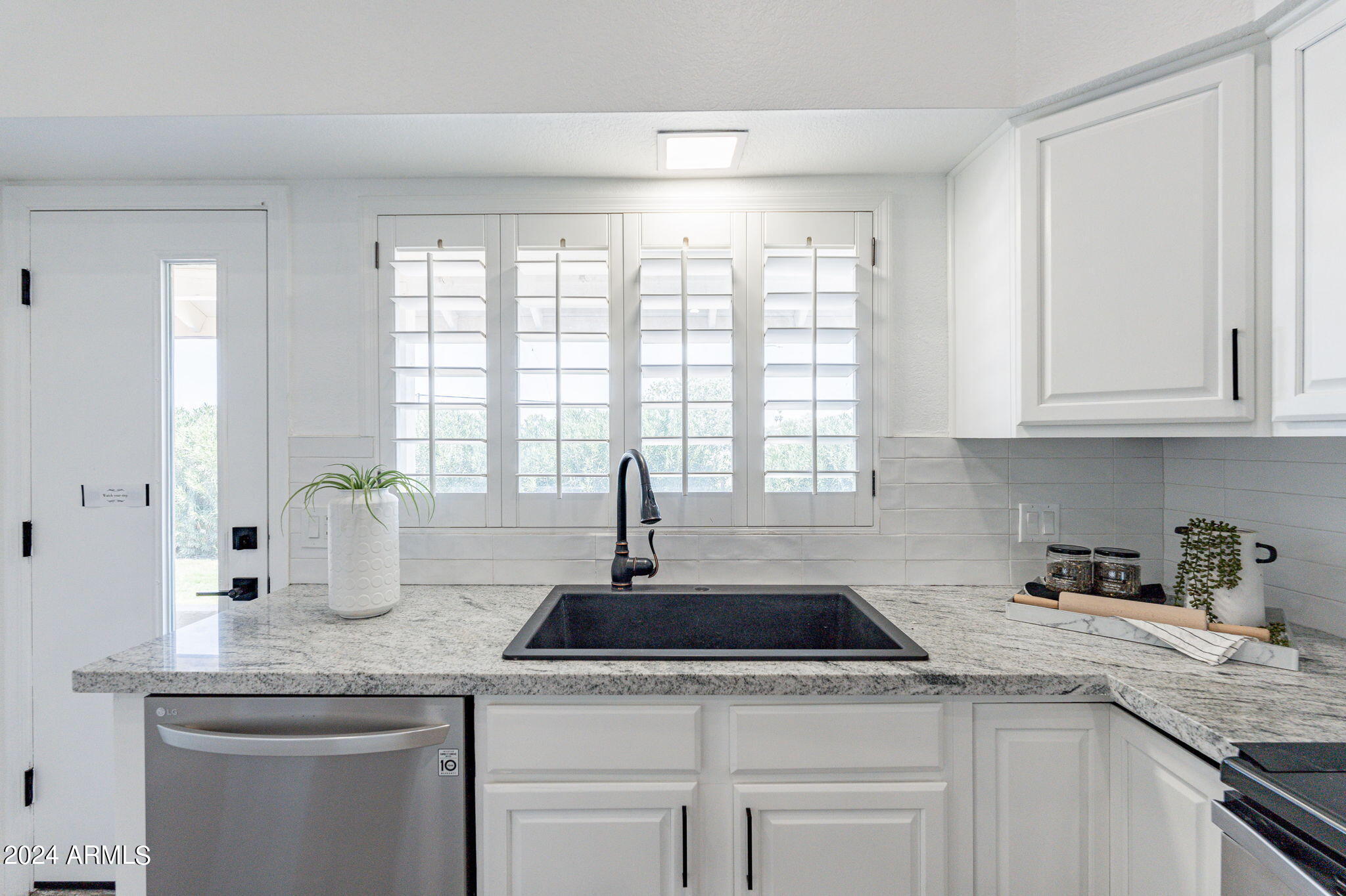 7102 W WINDROSE Drive