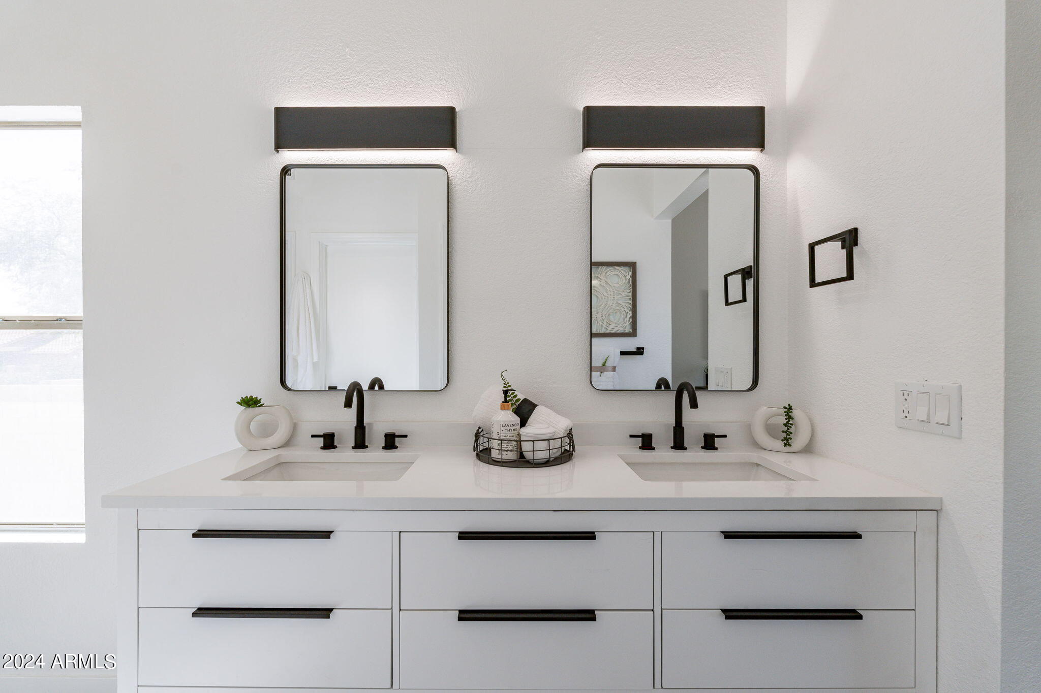 7102 W WINDROSE Drive