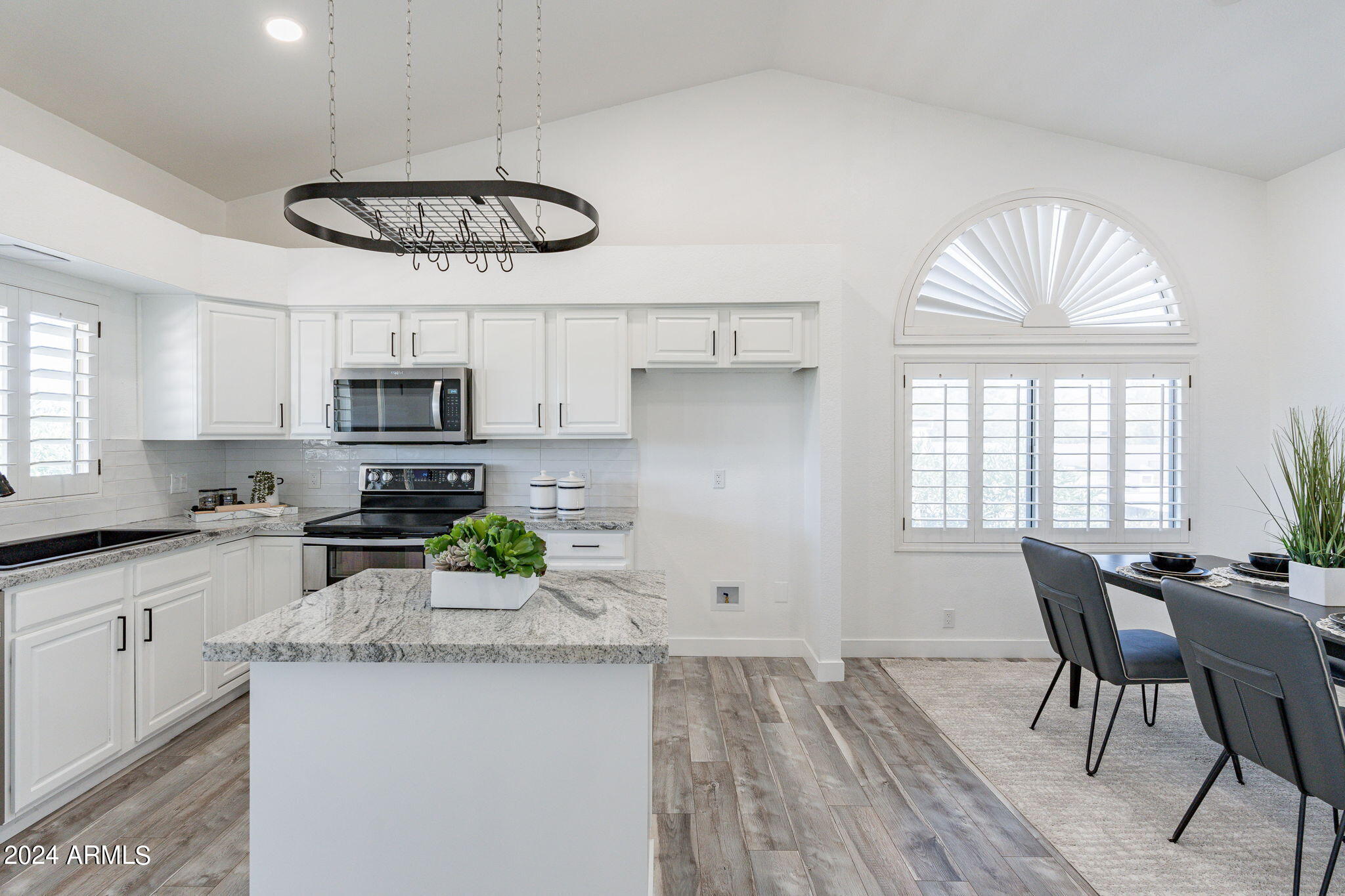 7102 W WINDROSE Drive