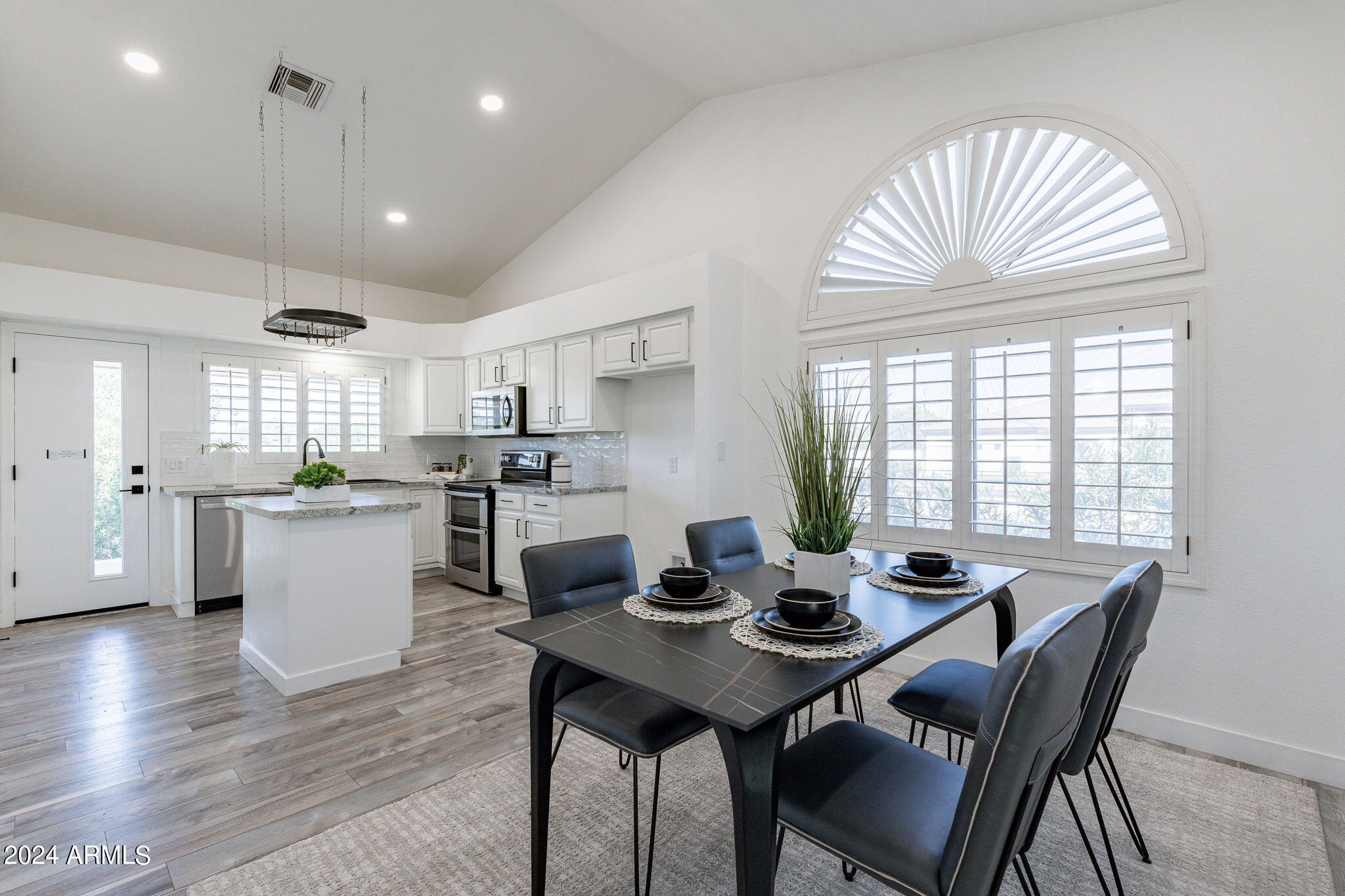 7102 W WINDROSE Drive